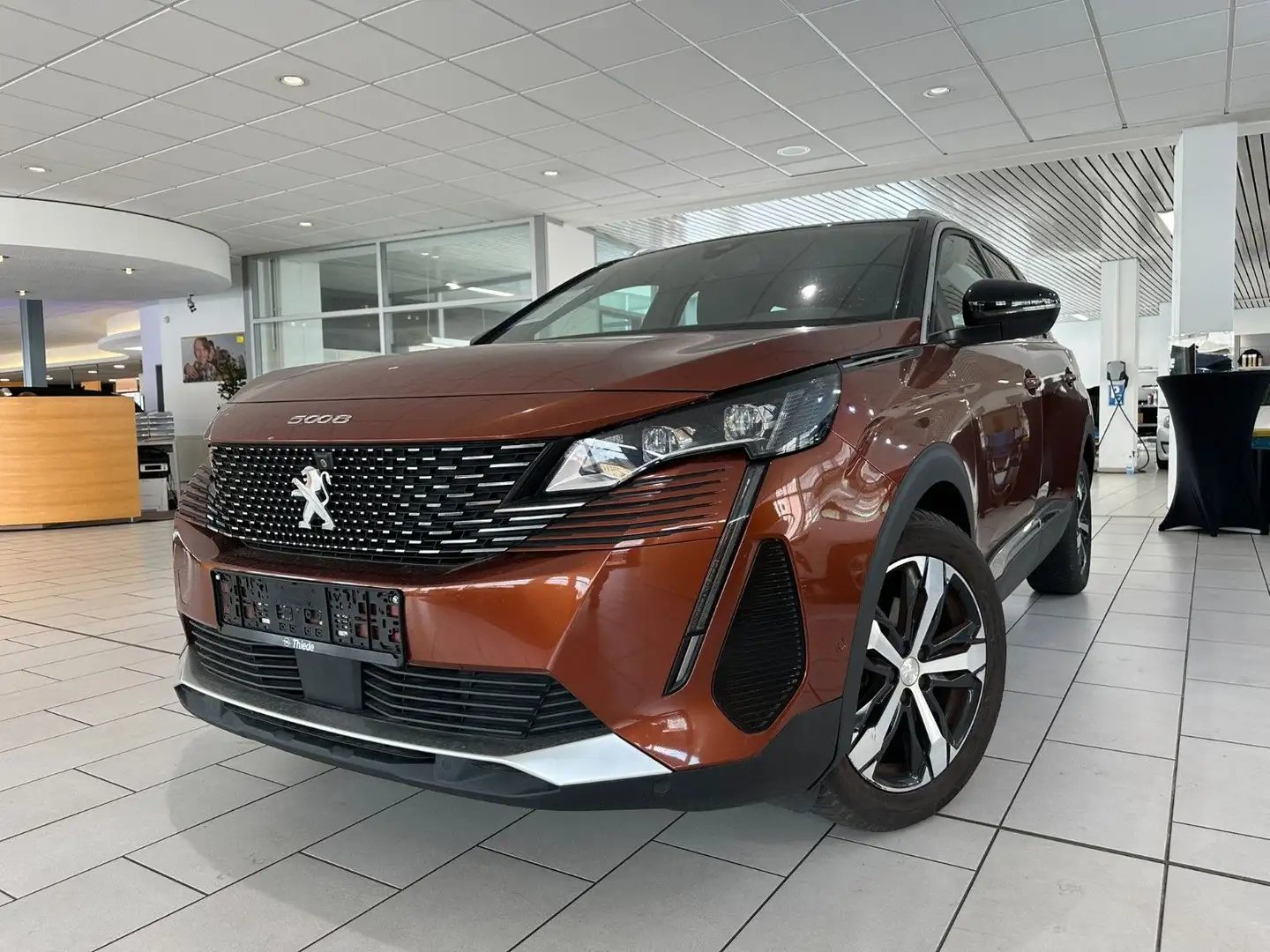 Peugeot 5008 GT -PACK 1.5D LED/NAVI/SHZ/ALCANTARA/AHK Barna - 1
