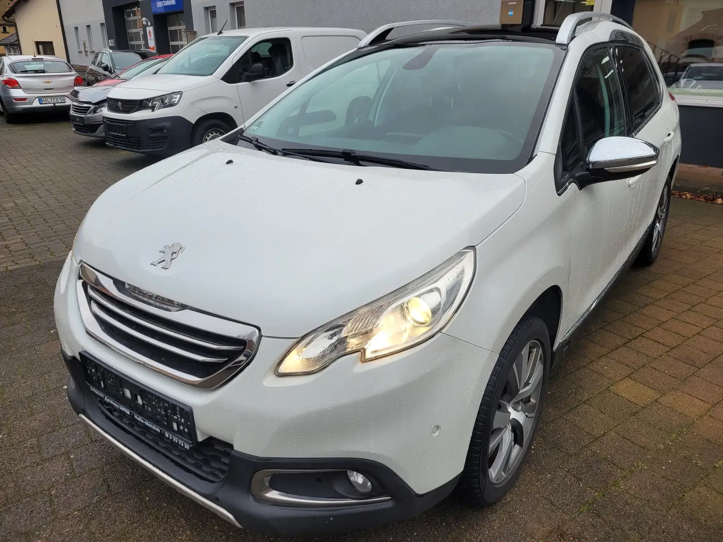 Peugeot 2008 Allure-Panorama-Start&Stop-Allwetter-NAVI Blanc - 1