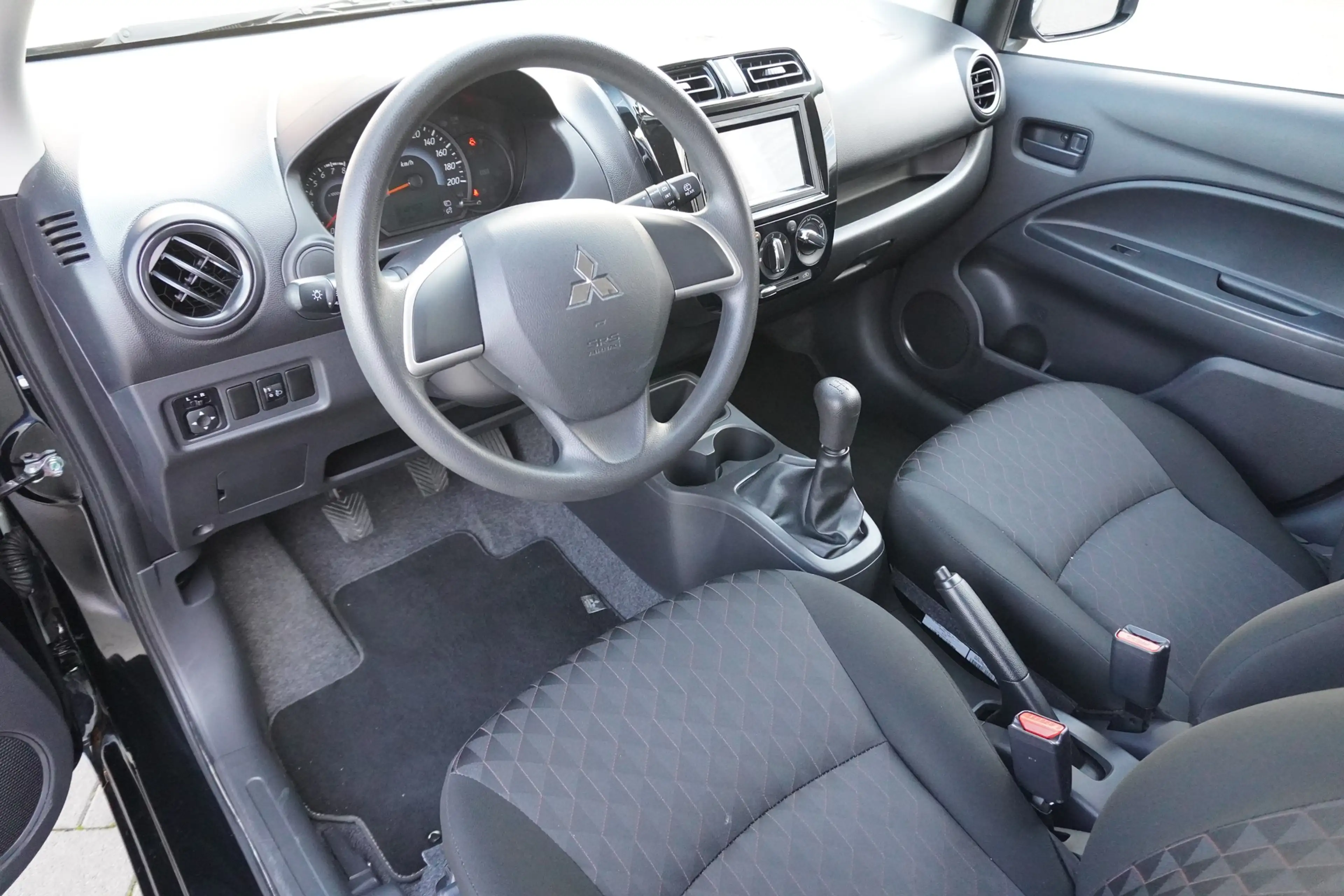 Mitsubishi Space Star 1.2 Select DAB Klima Freisprechanlage — photo 10