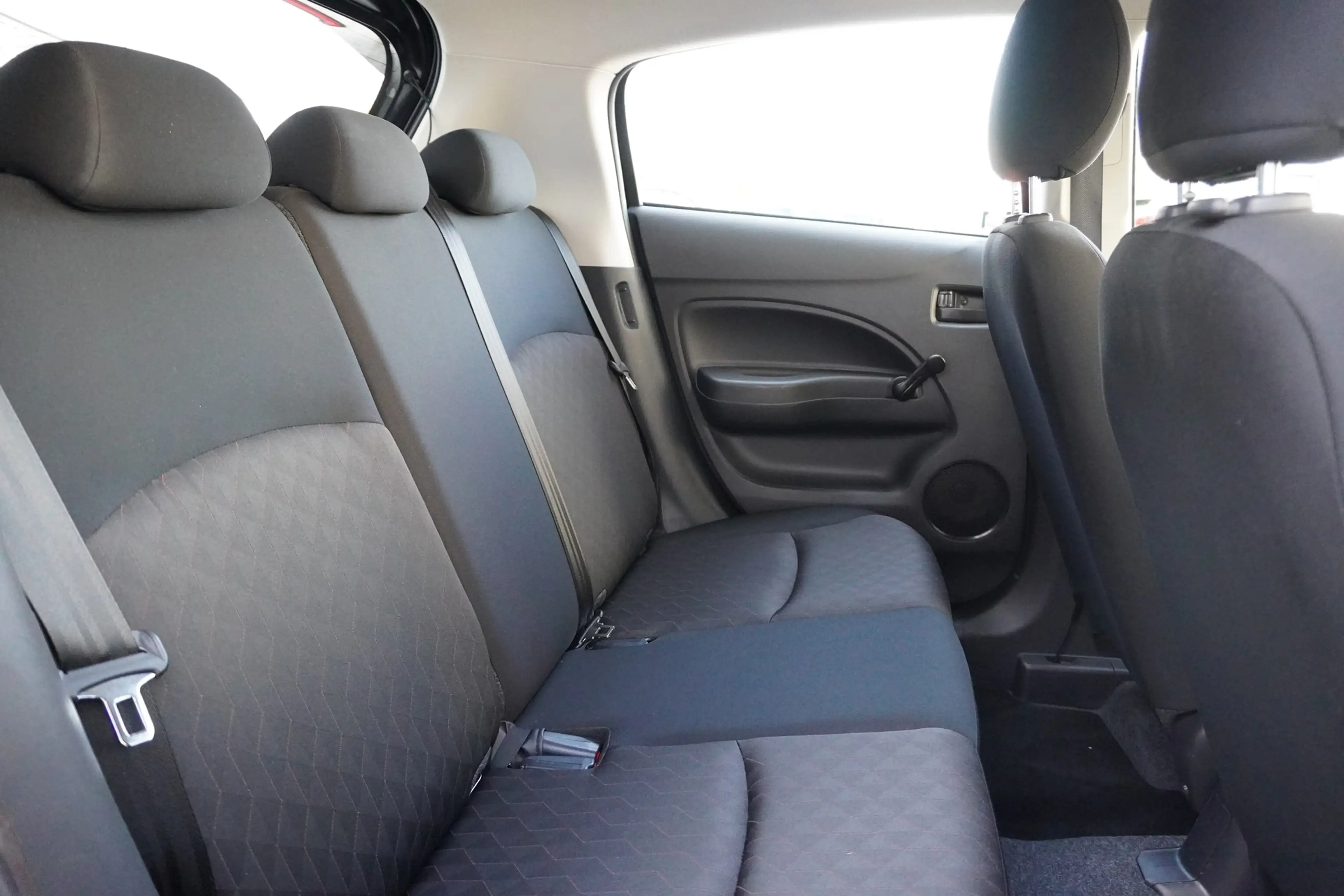 Mitsubishi Space Star 1.2 Select DAB Klima Freisprechanlage — photo 14