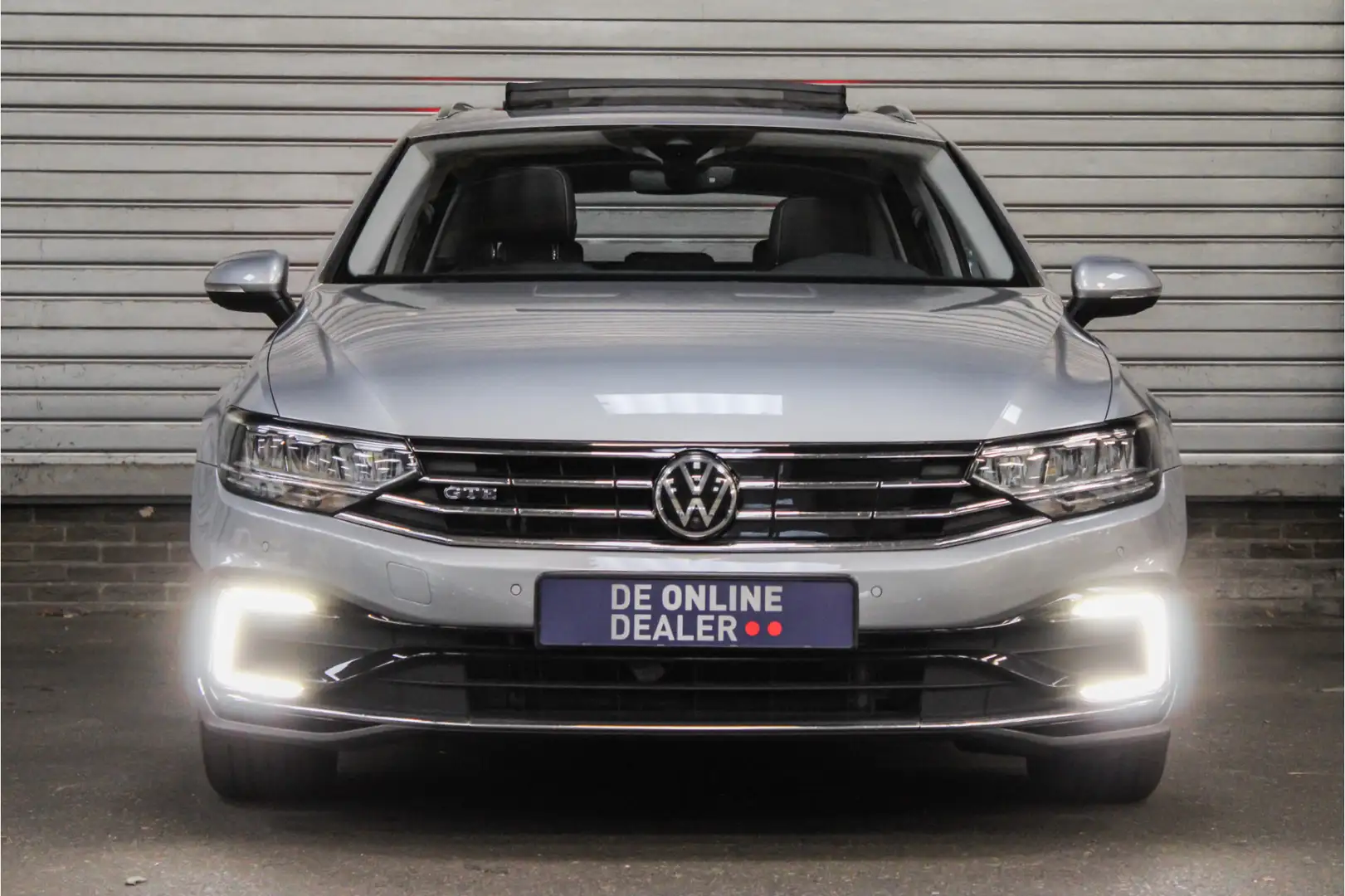 Volkswagen Passat Variant 1.4 TSI 218PK PHEV GTE |Pano|Sfeer|Leder|Trekhaak Grau - 2