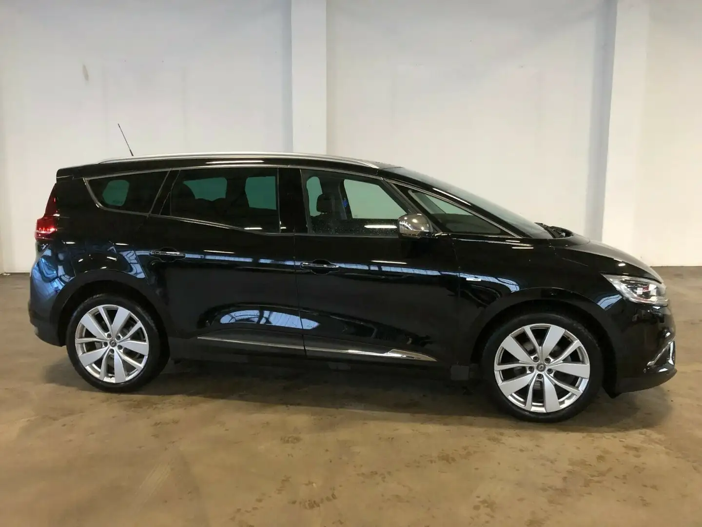 Renault Scenic Grand 1.6 dCi 160 EDC BOSE Edition Schwarz - 2