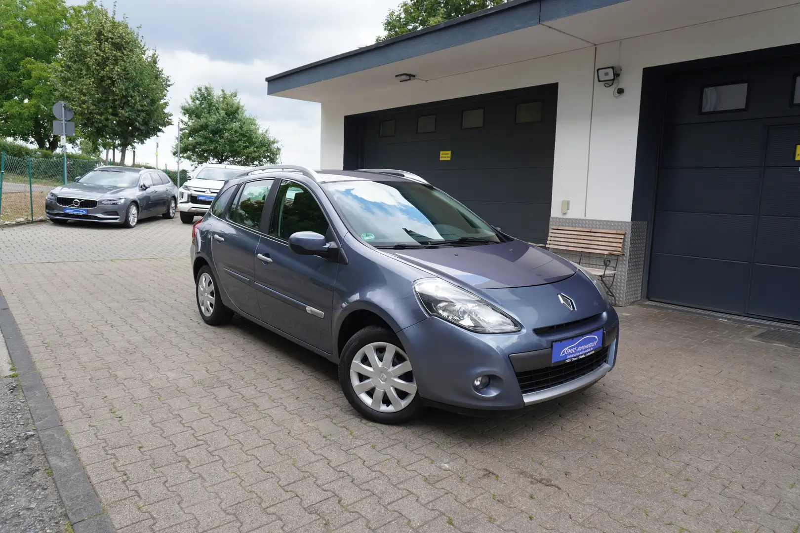 Renault Clio Grandtour 1.2-16V Dynamique KLIMA+1Hd+TÜV/07/27 Grau - 1