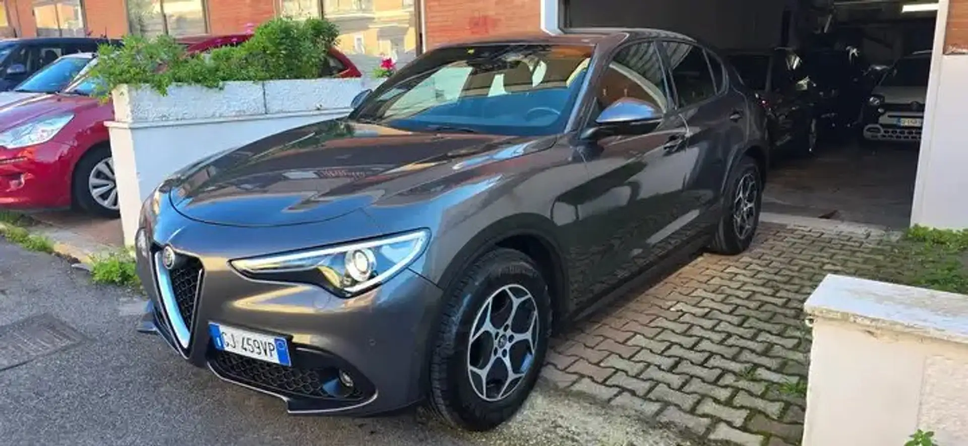 Alfa Romeo Stelvio Stelvio 2.2  Q4 190cv auto Navigatore retro radar Grigio - 2