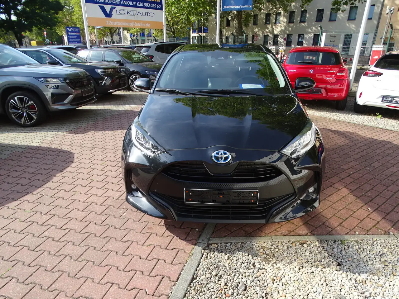 Toyota Yaris 1.5 Dual -VVT Hybrid Team Deutschland Auto, миниатюра 2