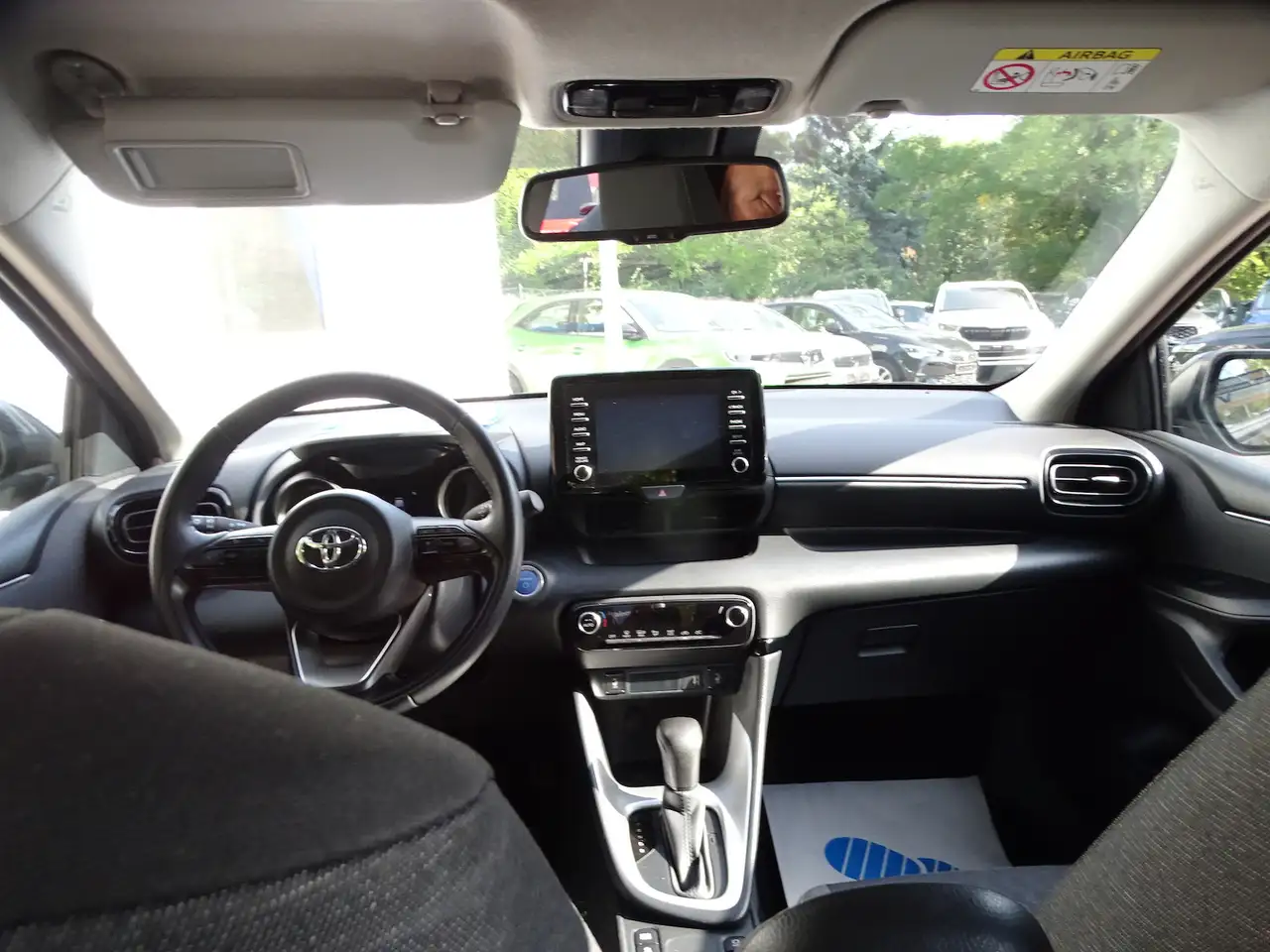Toyota Yaris 1.5 Dual -VVT Hybrid Team Deutschland Auto, миниатюра 8