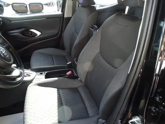 Toyota Yaris view 9