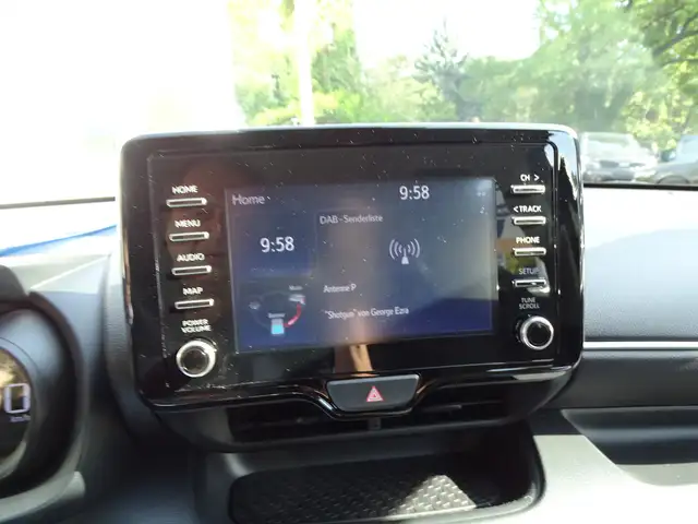 Toyota Yaris view 11
