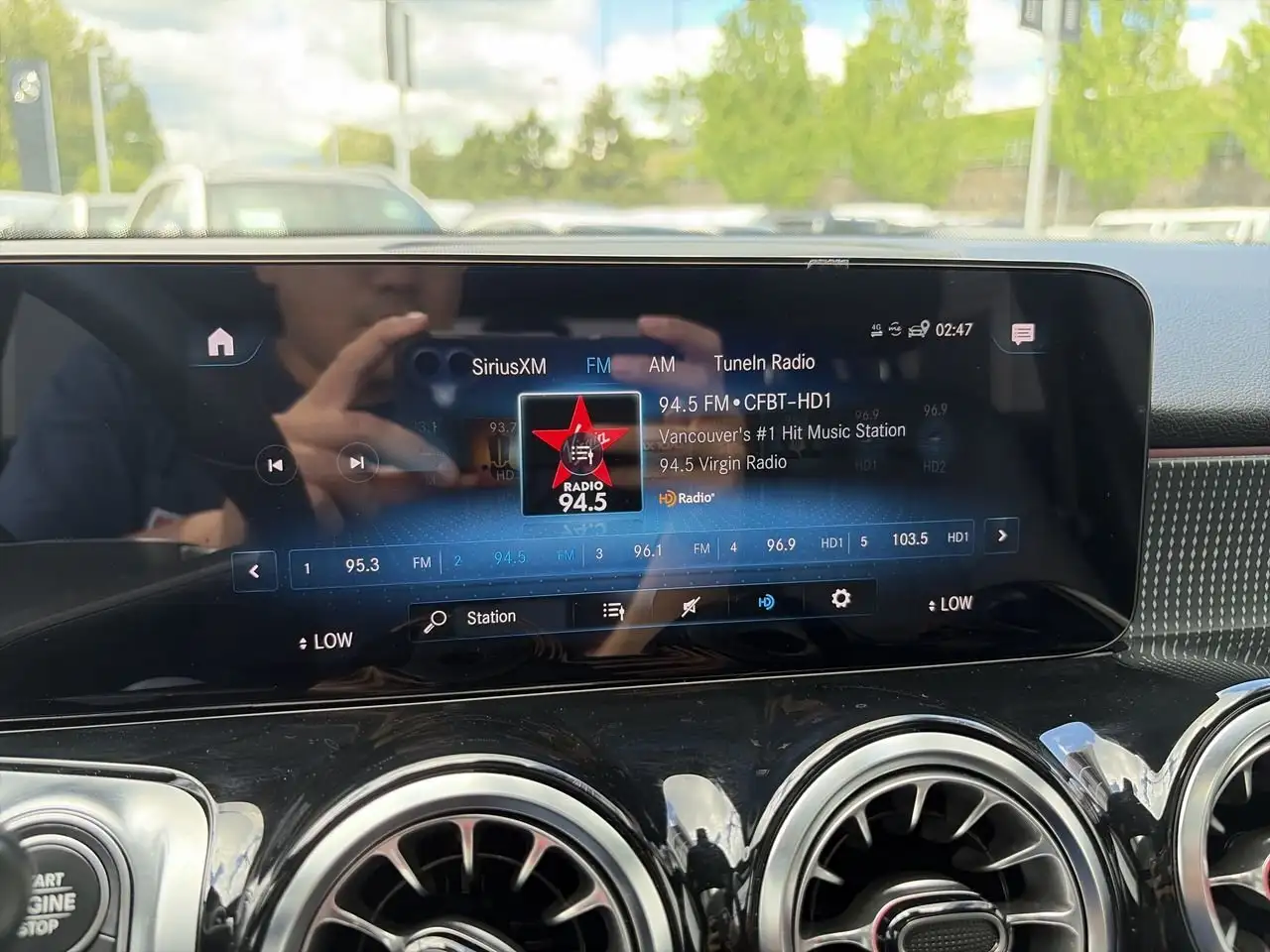 Mercedes-Benz GLB снимка Mercedes-Benz GLB