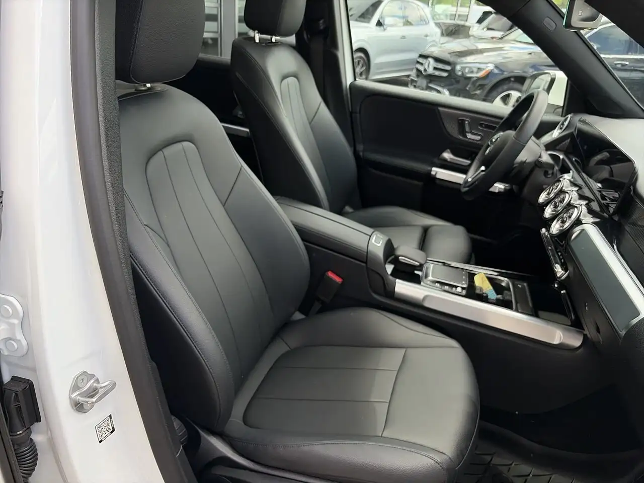 Mercedes-Benz GLB снимка Mercedes-Benz GLB