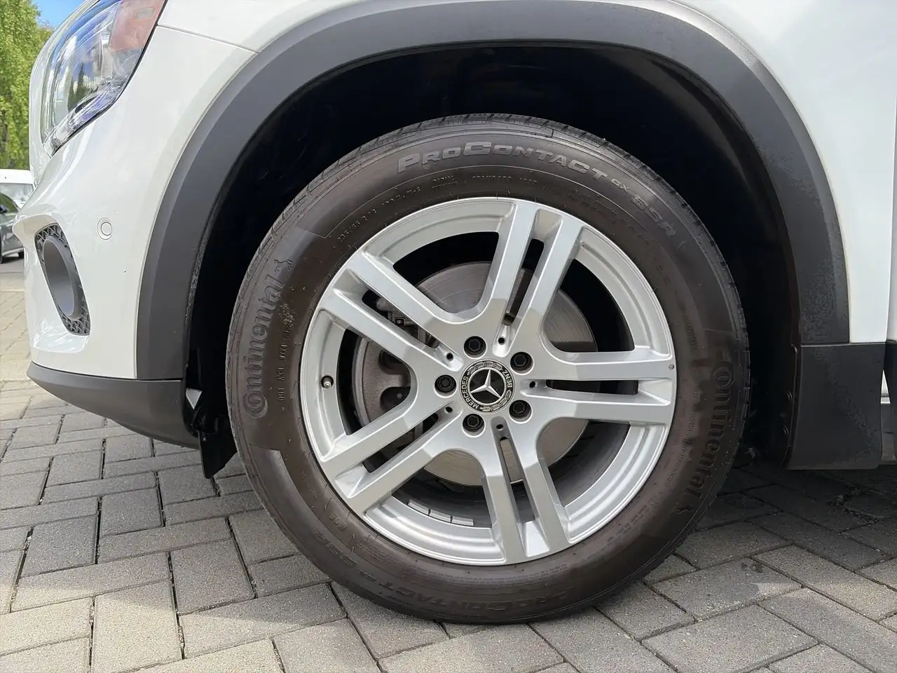Mercedes-Benz GLB снимка Mercedes-Benz GLB