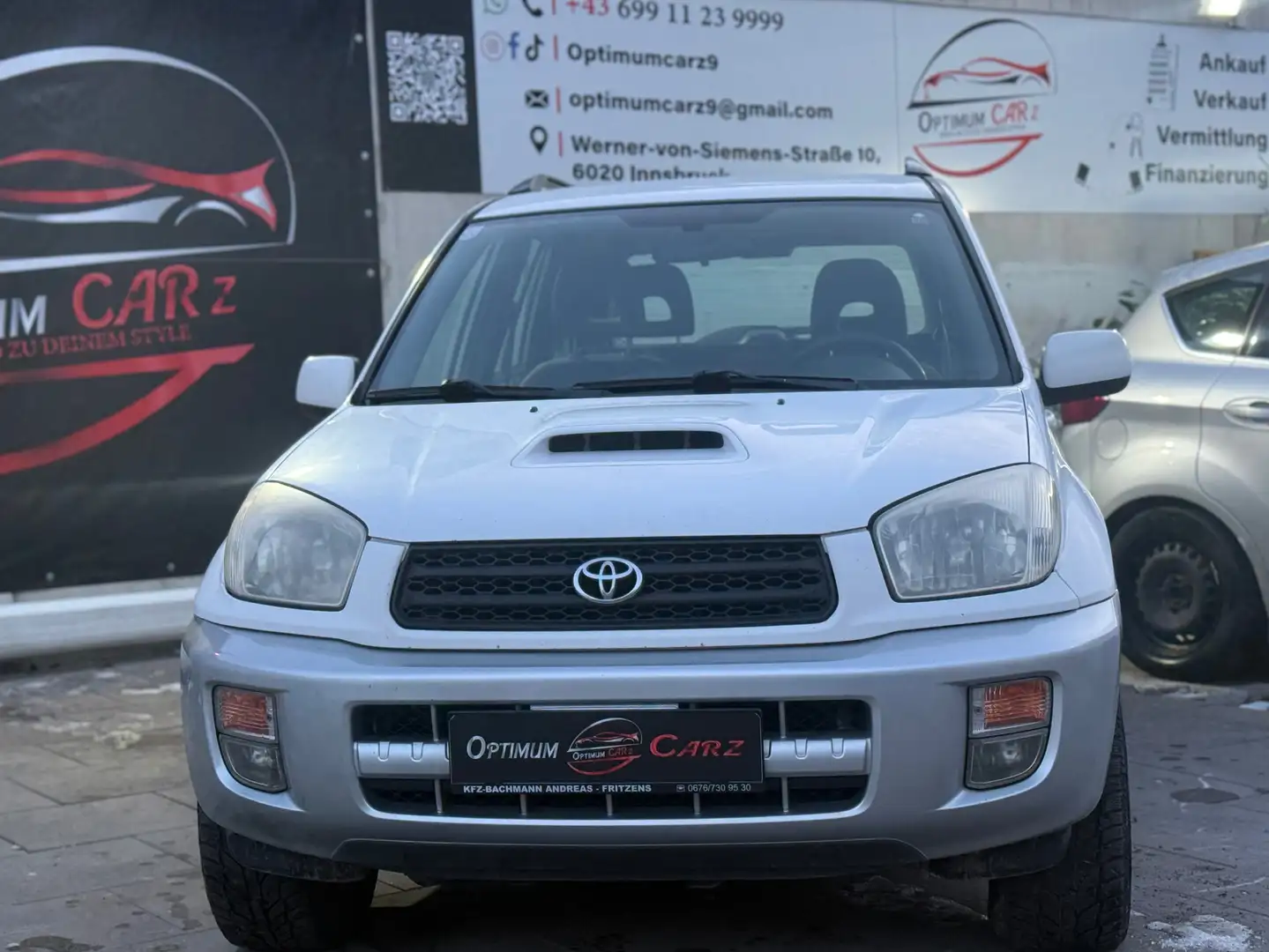 Toyota RAV4 2,0 D-4D Basis 4X4 Weiß - 2