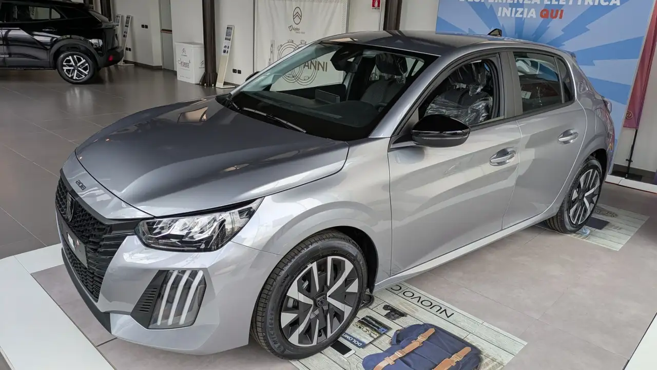 Peugeot 208 PEUGEOT 208 Turbo Benzina 100 EDITION 3