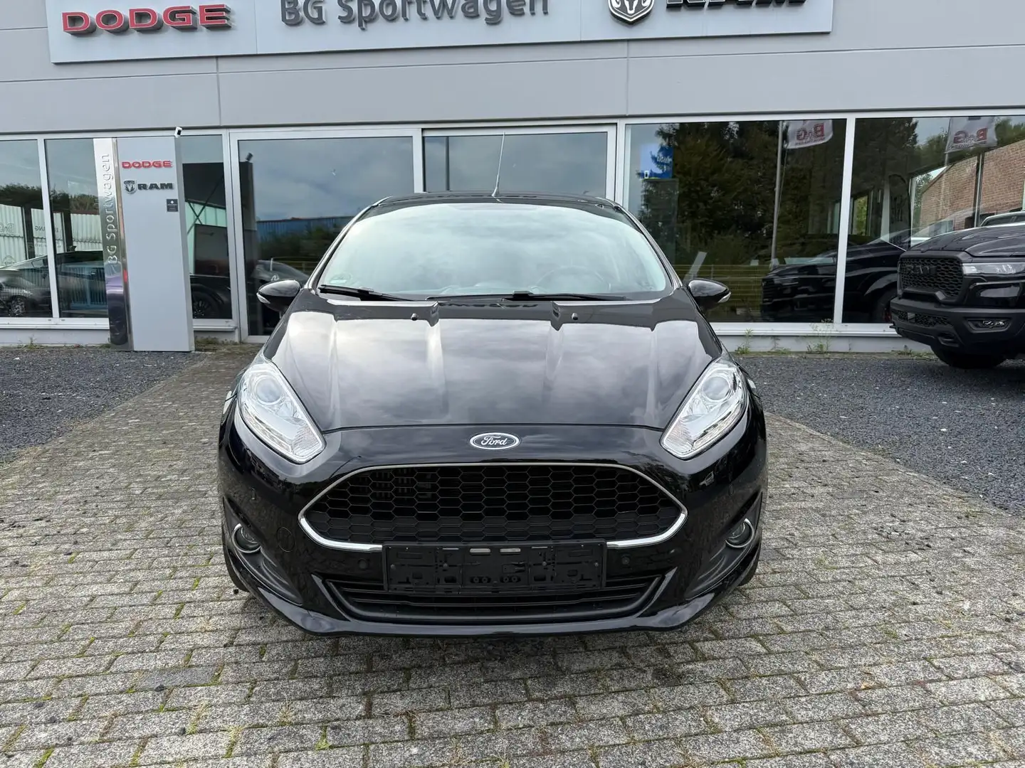 Ford Fiesta Celebration Noir - 1