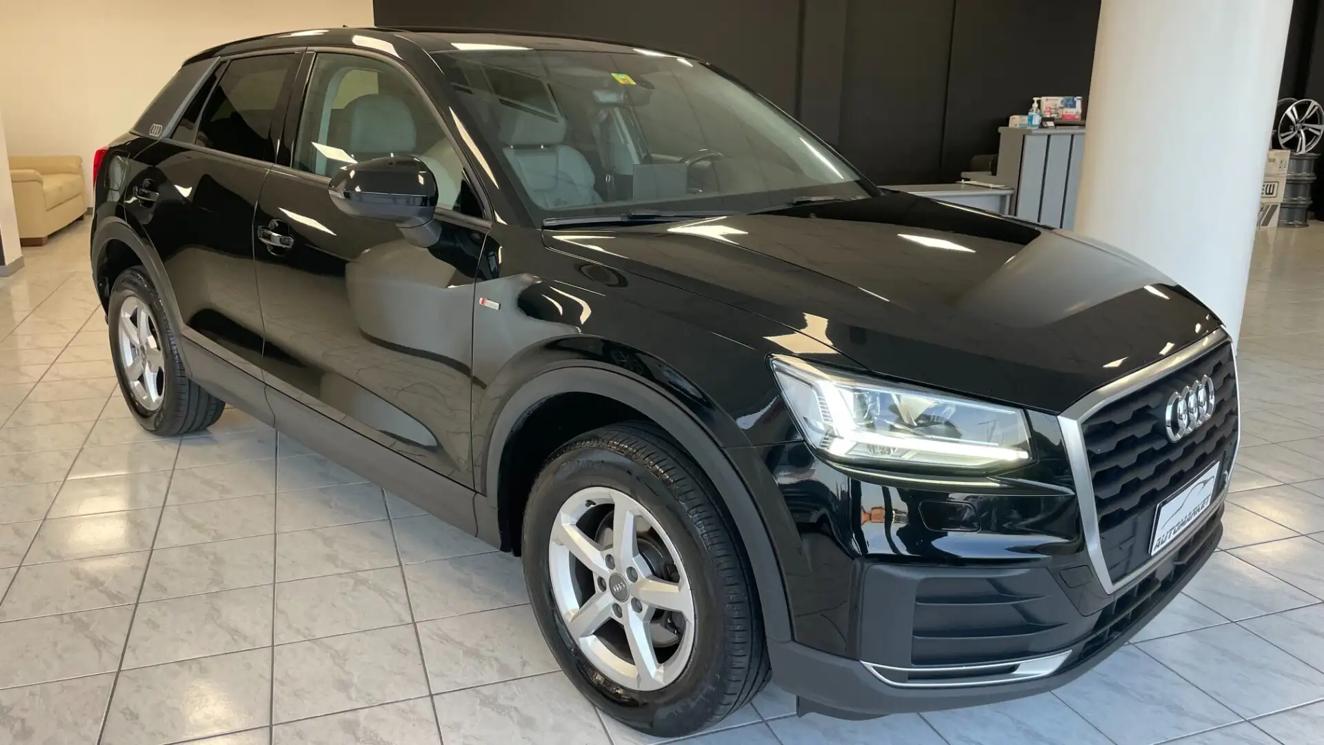 Audi Q2 1.6 TDI S tronic S line Edition Zwart - 2