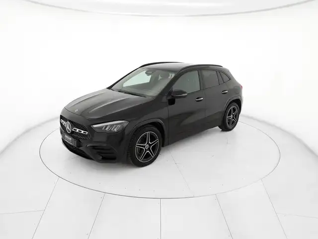 Mercedes-Benz GLA view 2