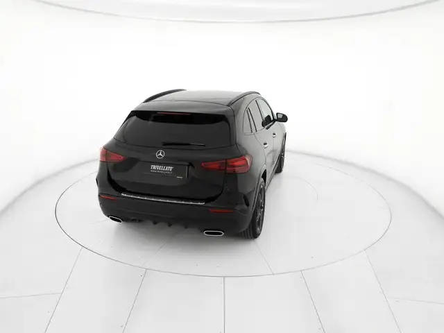Mercedes-Benz GLA view 6