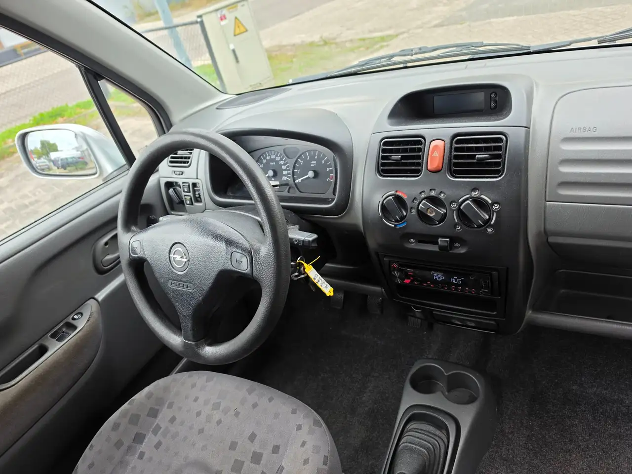 Opel Agila 1.2-16V Elegance, foto 11