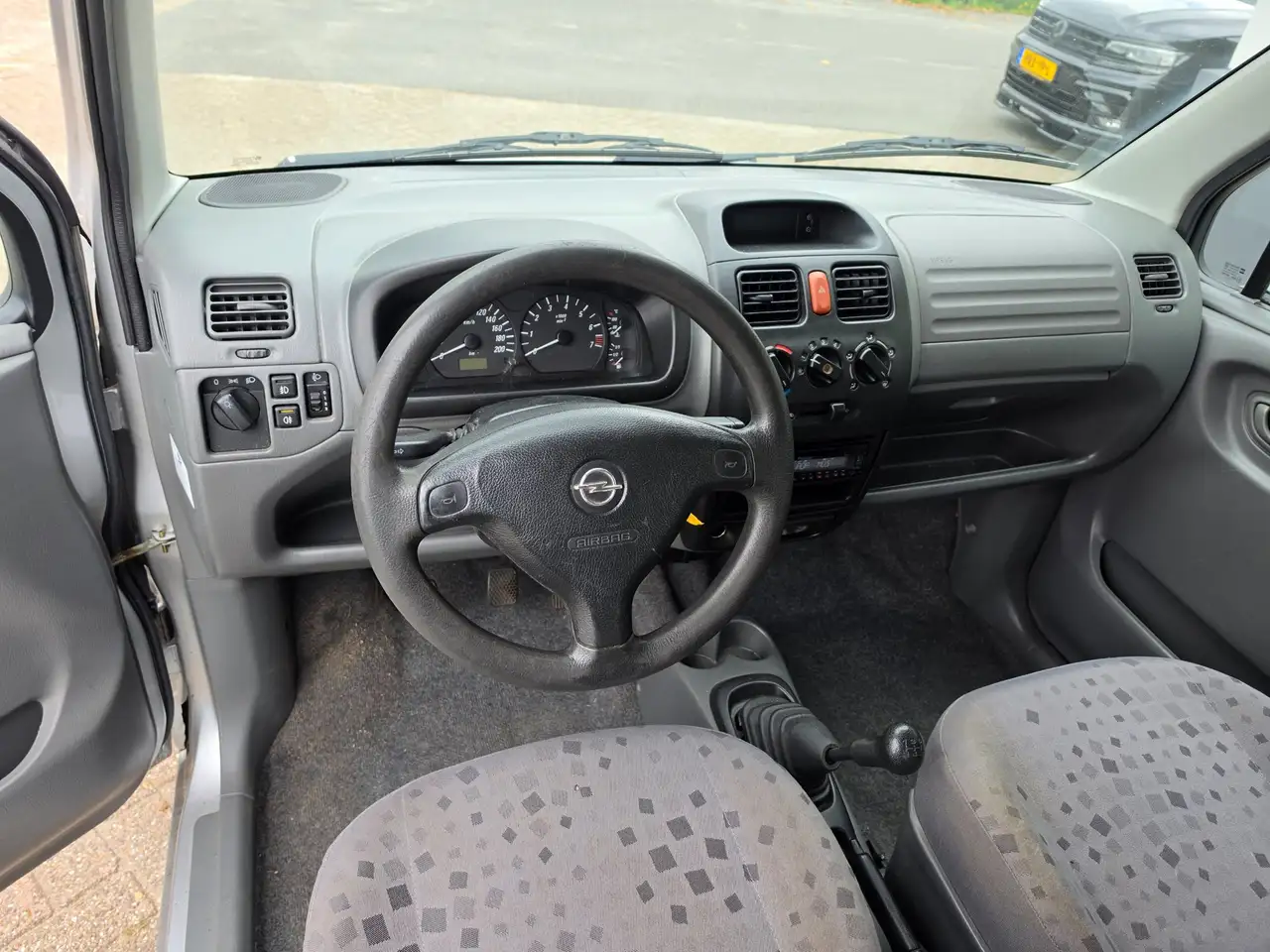 Opel Agila 1.2-16V Elegance, foto 5