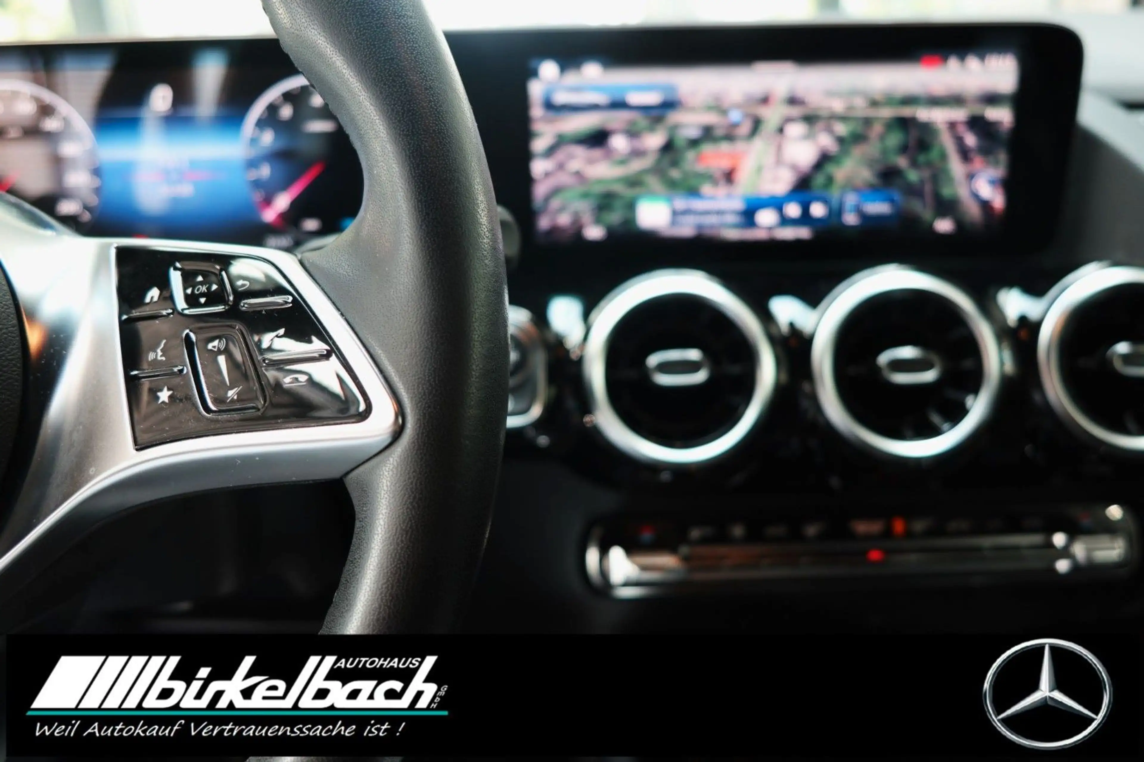 Mercedes-Benz B 220 4Matic — photo 7