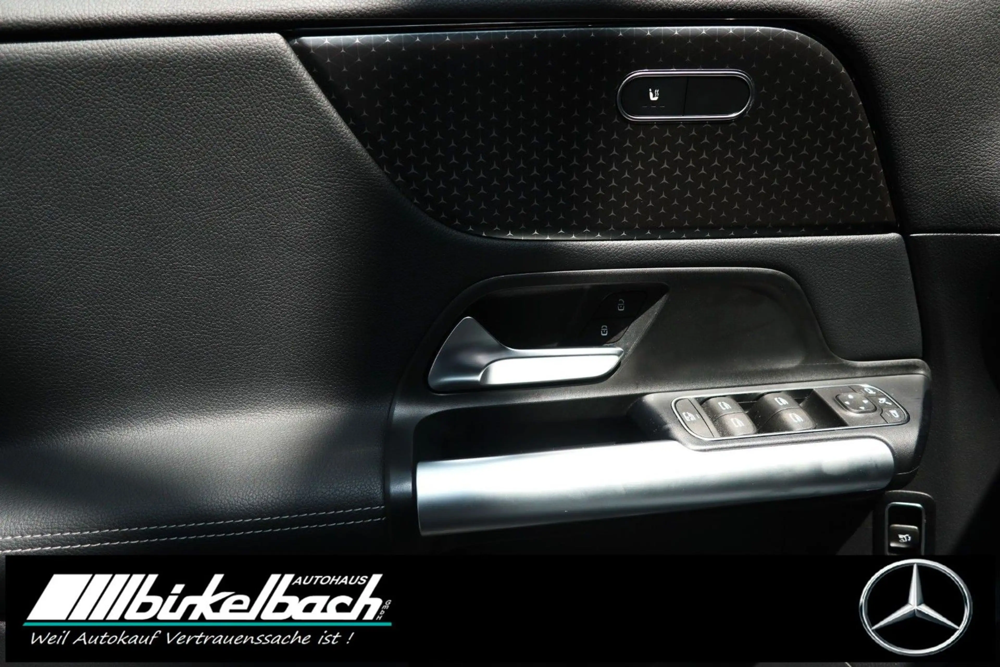 Mercedes-Benz B 220 4Matic — photo 12