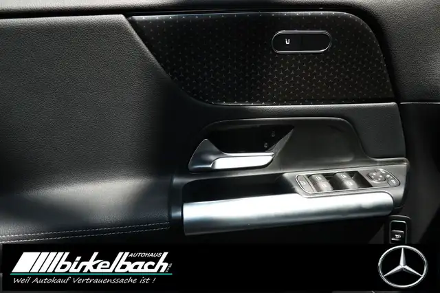 Mercedes-Benz B-Class view 12
