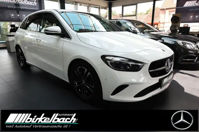 Mercedes-Benz B-Class view 3