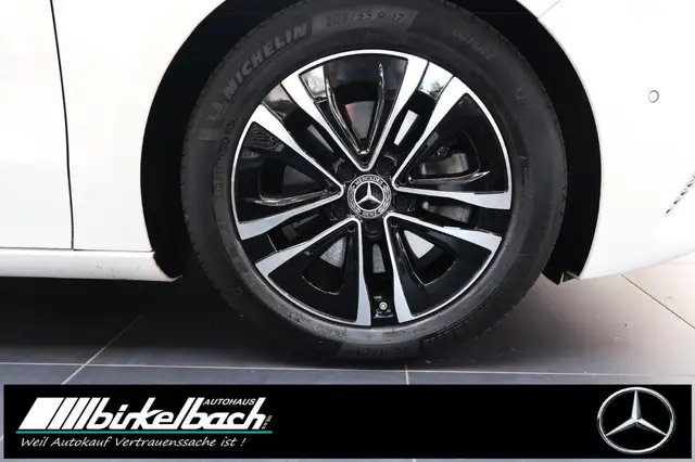 Mercedes-Benz B-Class view 14