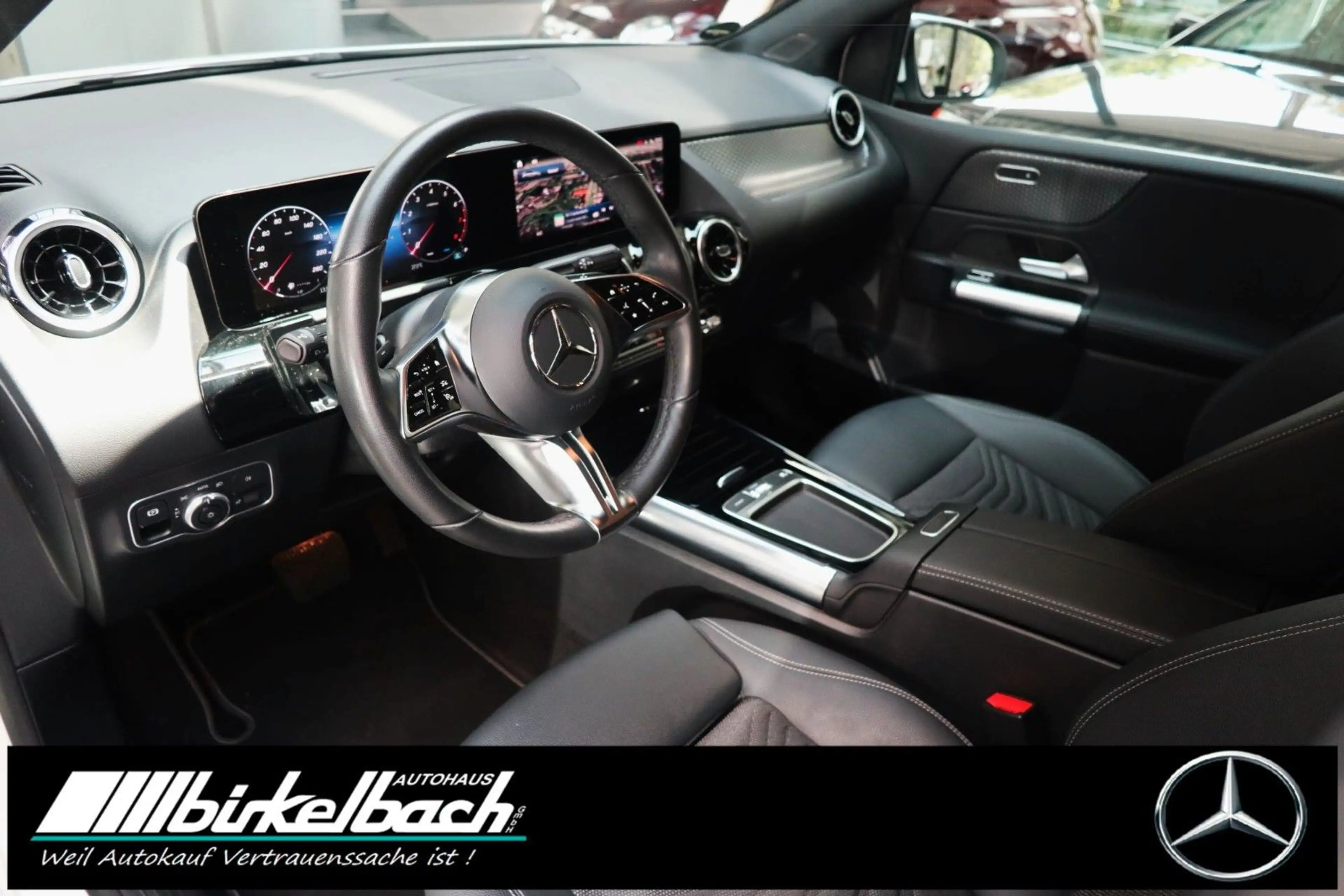 Mercedes-Benz B 220 4Matic — photo 5