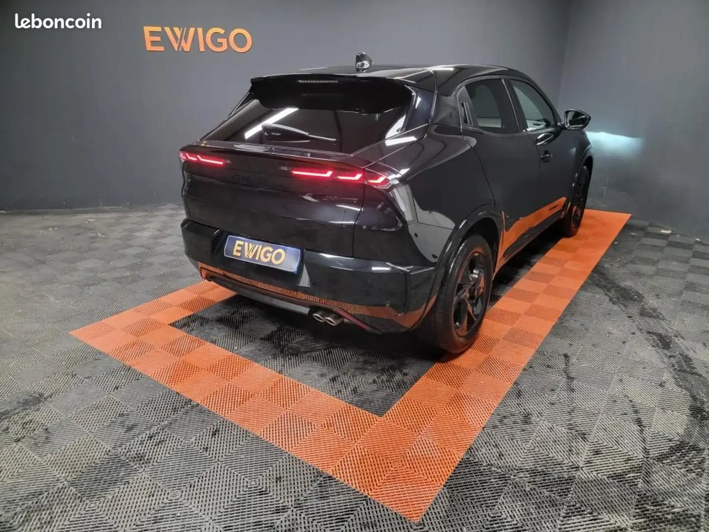Alfa Romeo Junior 1.2 136ch MHEV HYBRID SPECIALE BVA Schwarz - 2