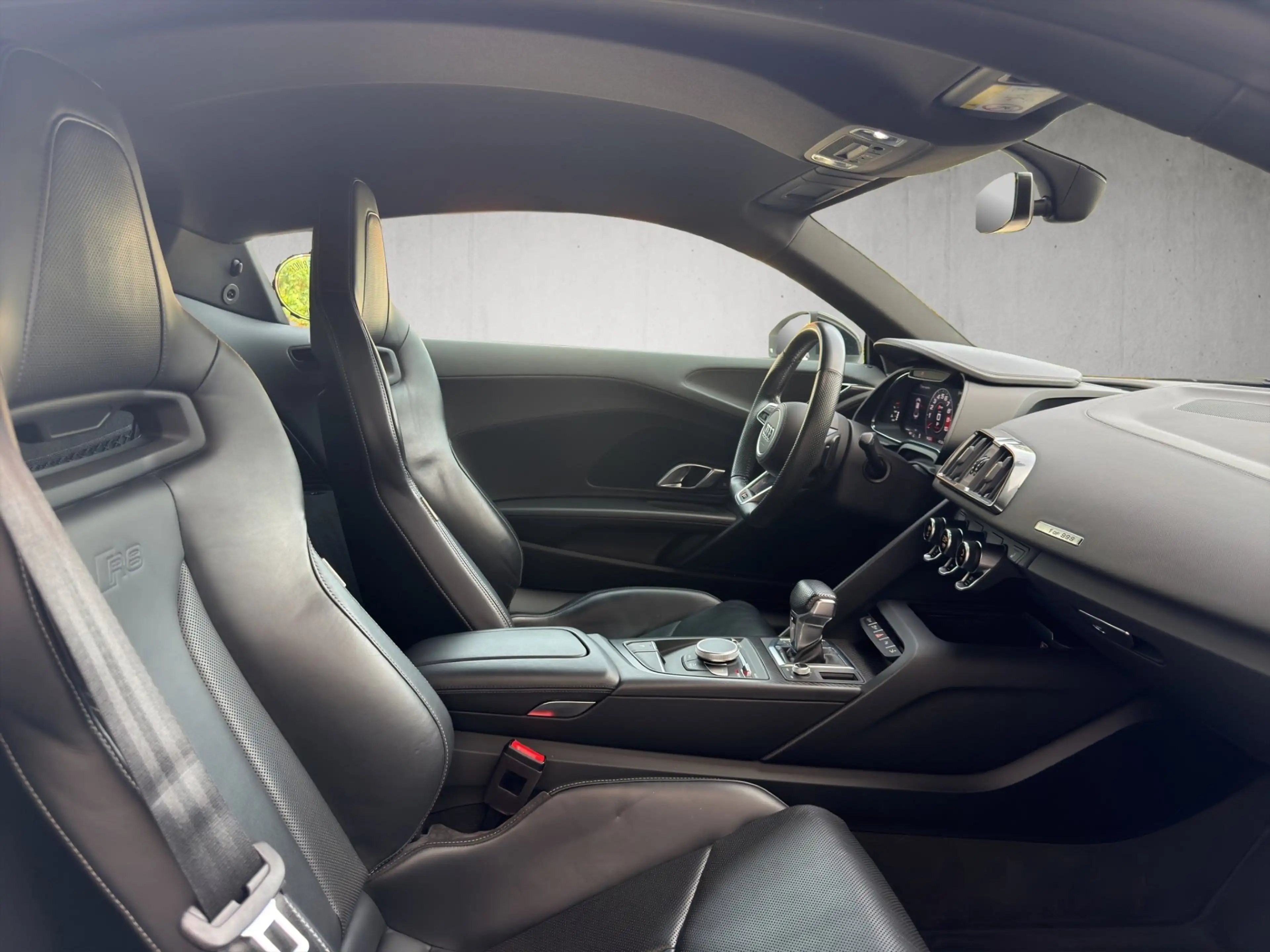 Audi R8 coupe RWS Limited Edition — photo 15
