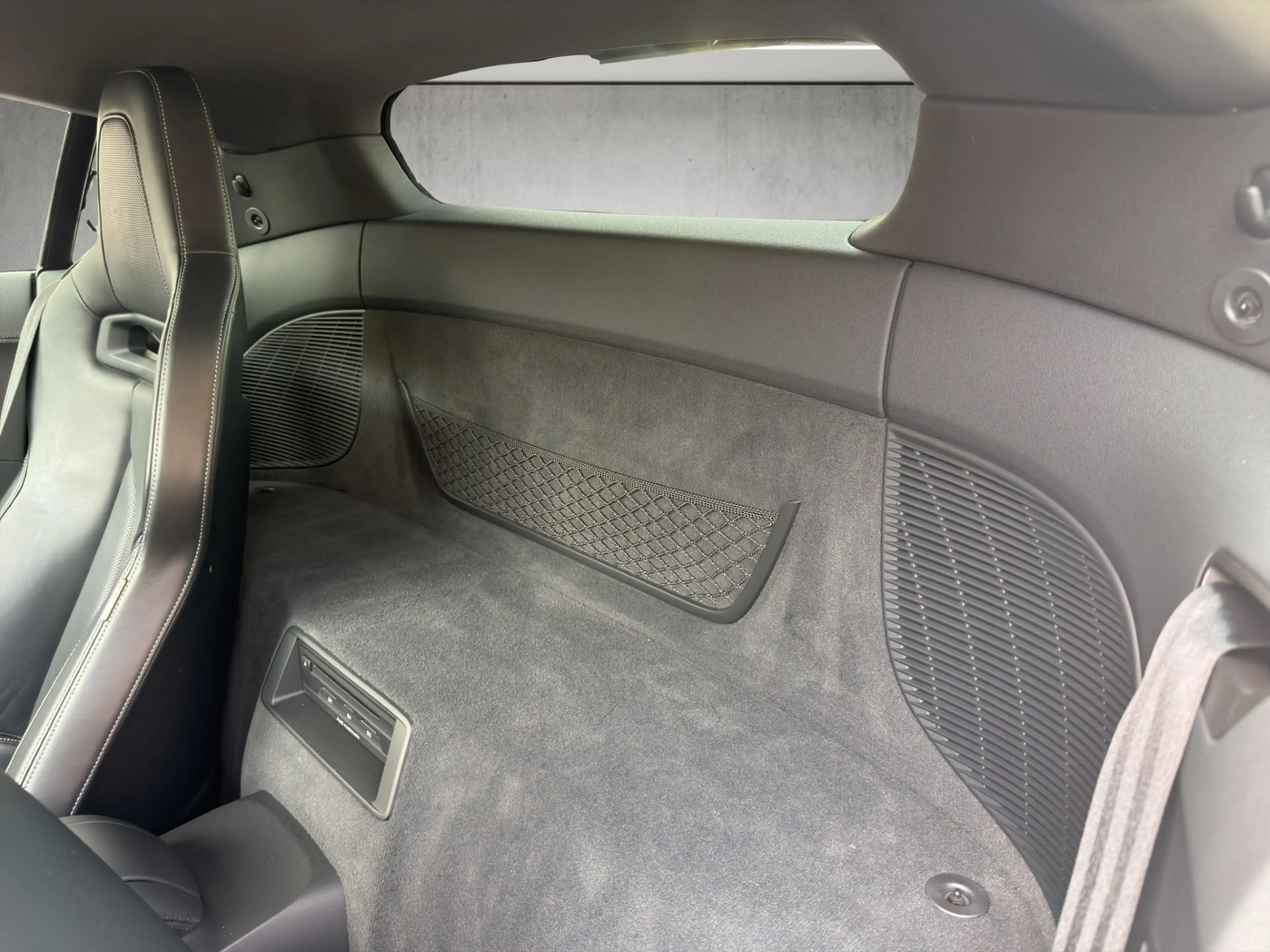 Audi R8 coupe RWS Limited Edition — photo 11