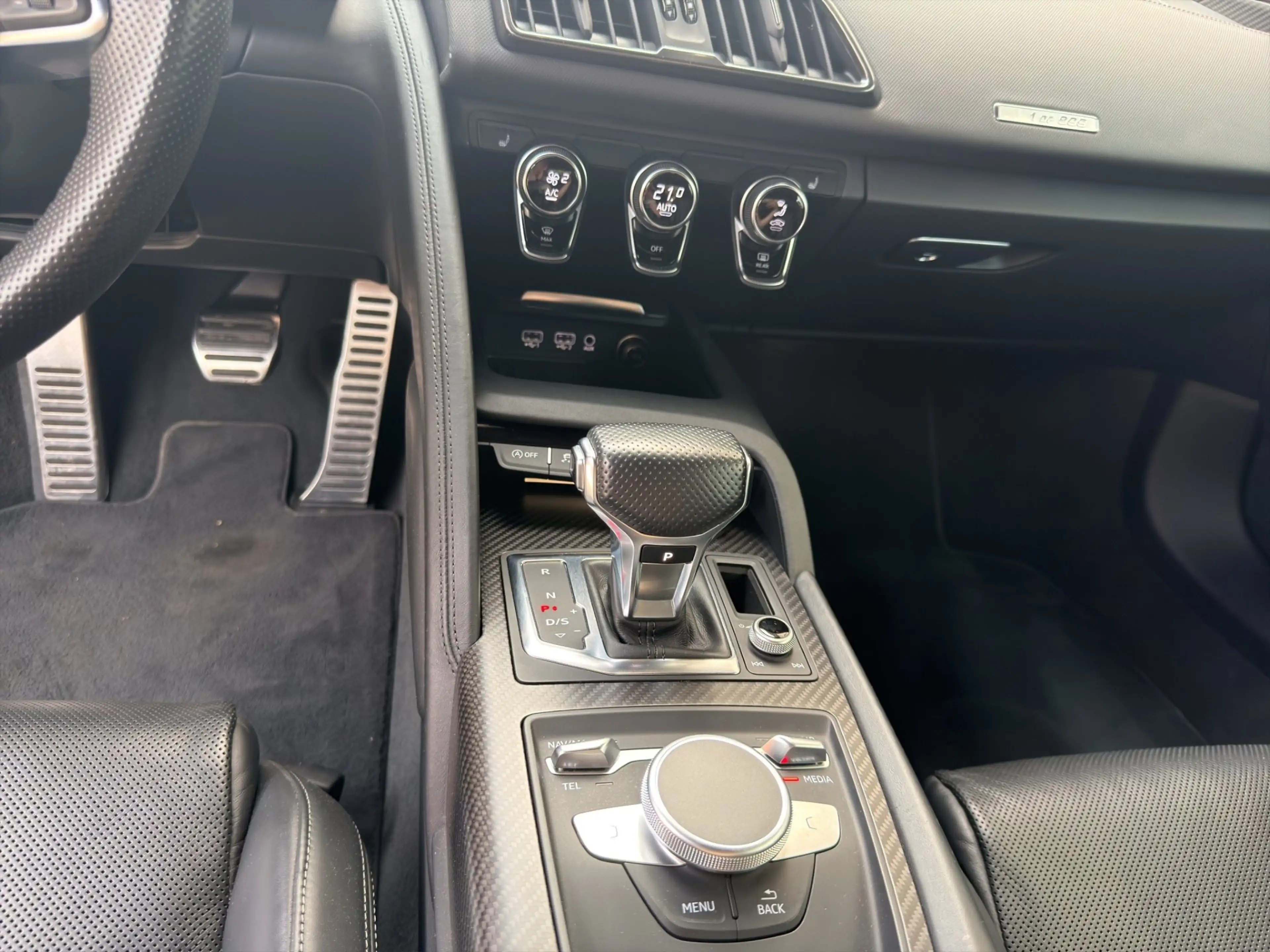 Audi R8 coupe RWS Limited Edition — photo 14