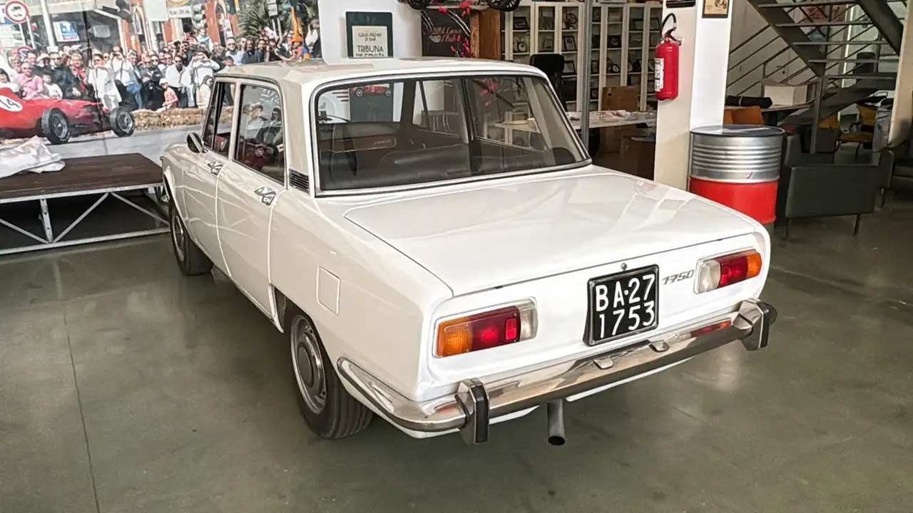 Alfa Romeo 1750 Berlina, foto 3