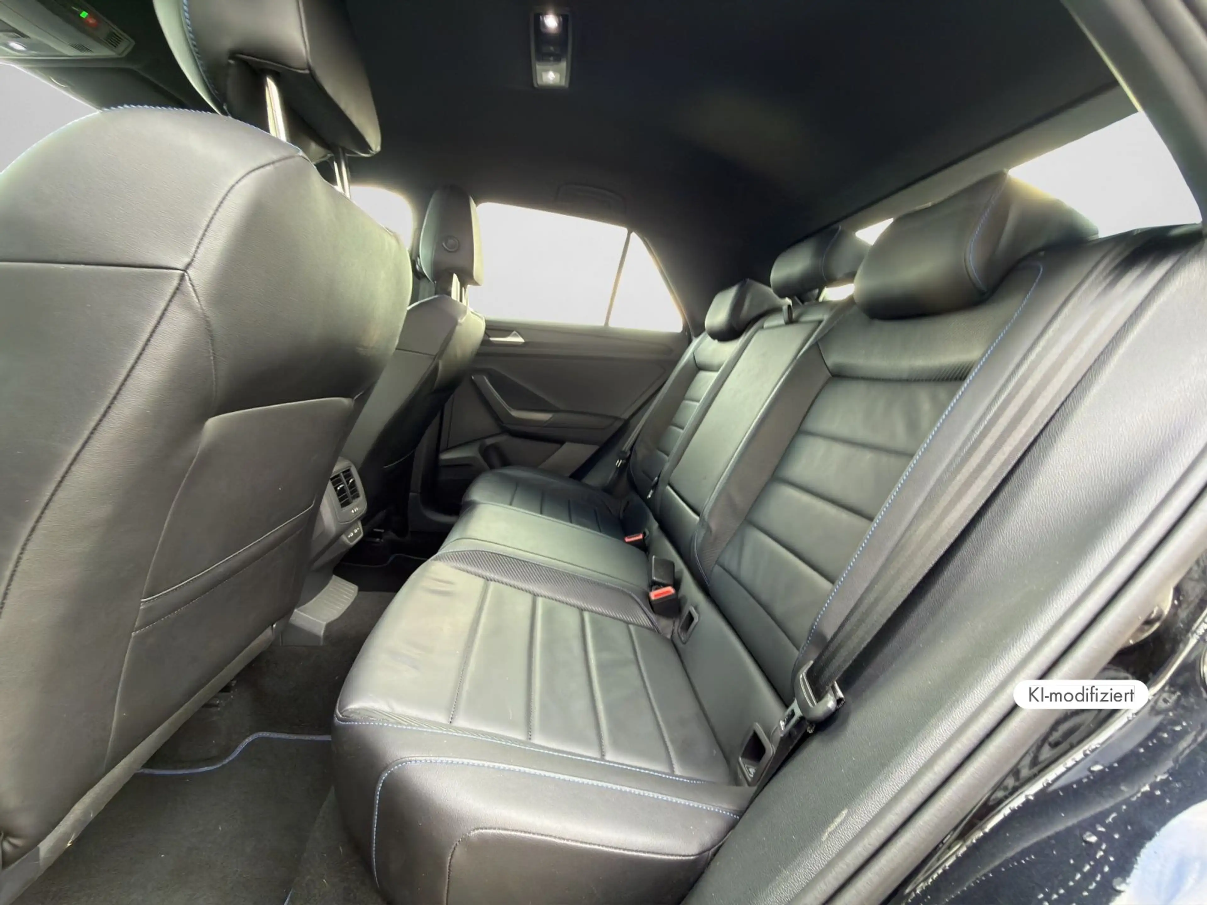 Volkswagen T-Roc R 2.0 TSI DSG AHK MATRIX LEDER DCC ACC — photo 14