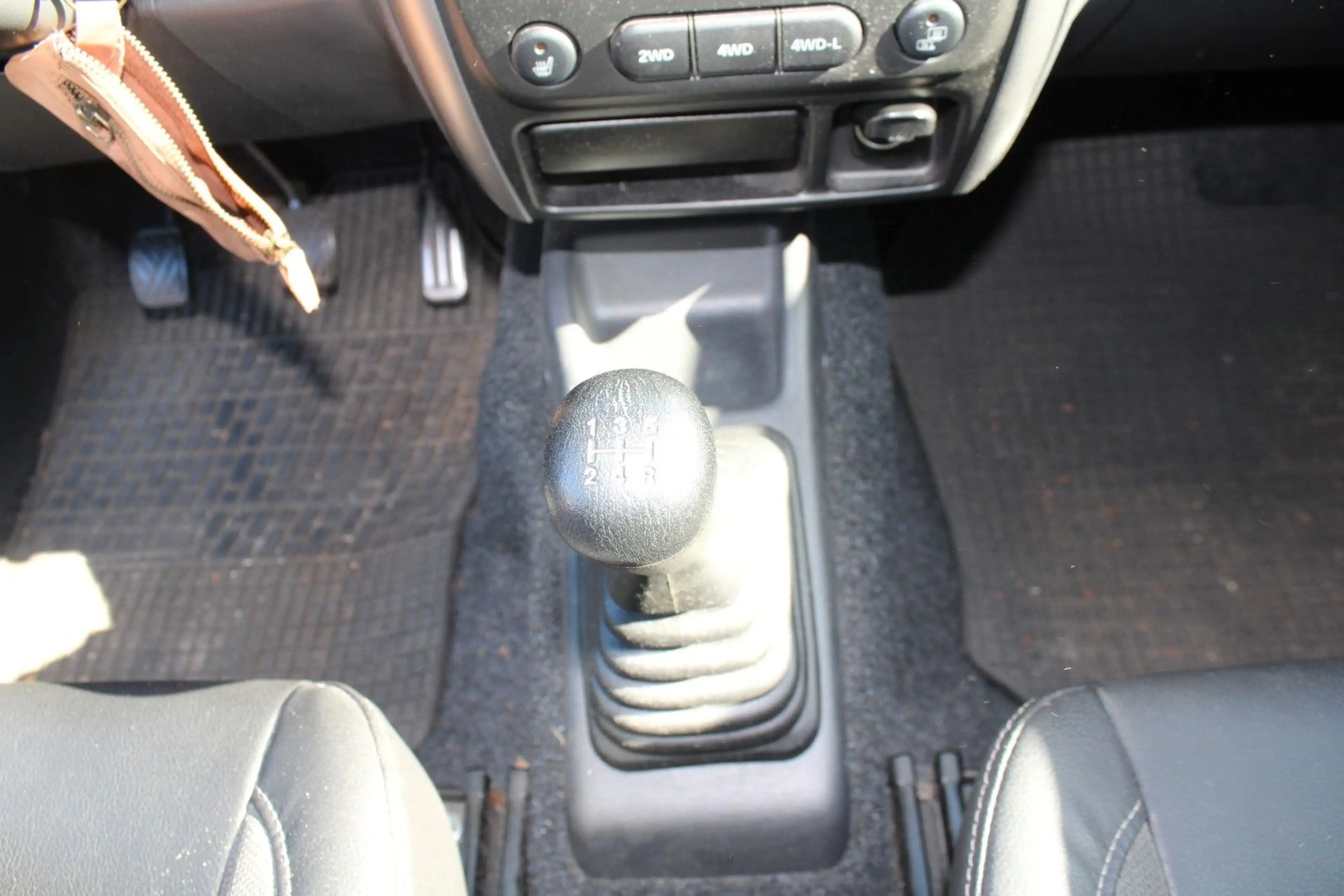Suzuki Jimny Style Leder Klima Alu Sitzheiz AHK — photo 16