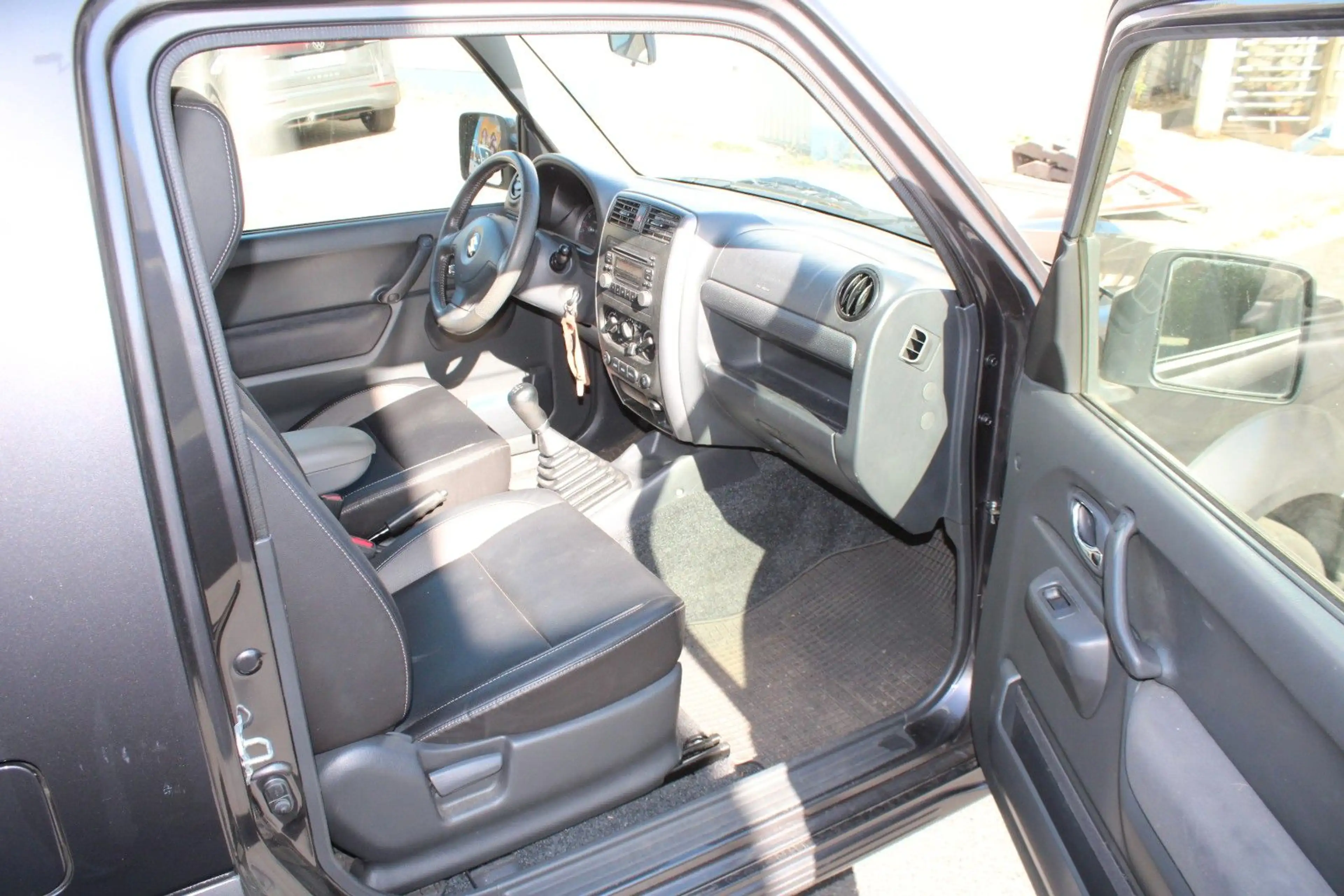 Suzuki Jimny Style Leder Klima Alu Sitzheiz AHK — photo 19