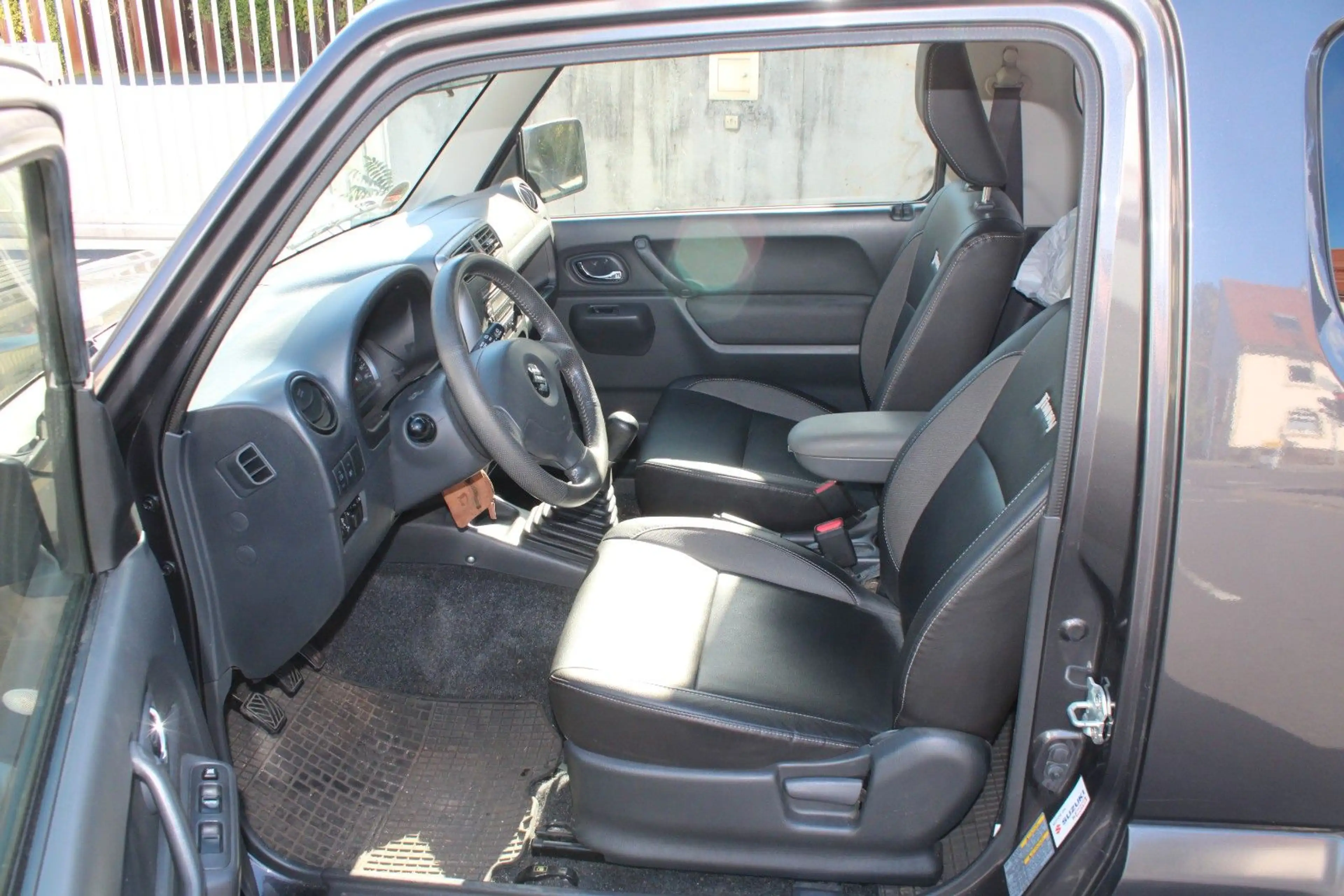 Suzuki Jimny Style Leder Klima Alu Sitzheiz AHK — photo 11
