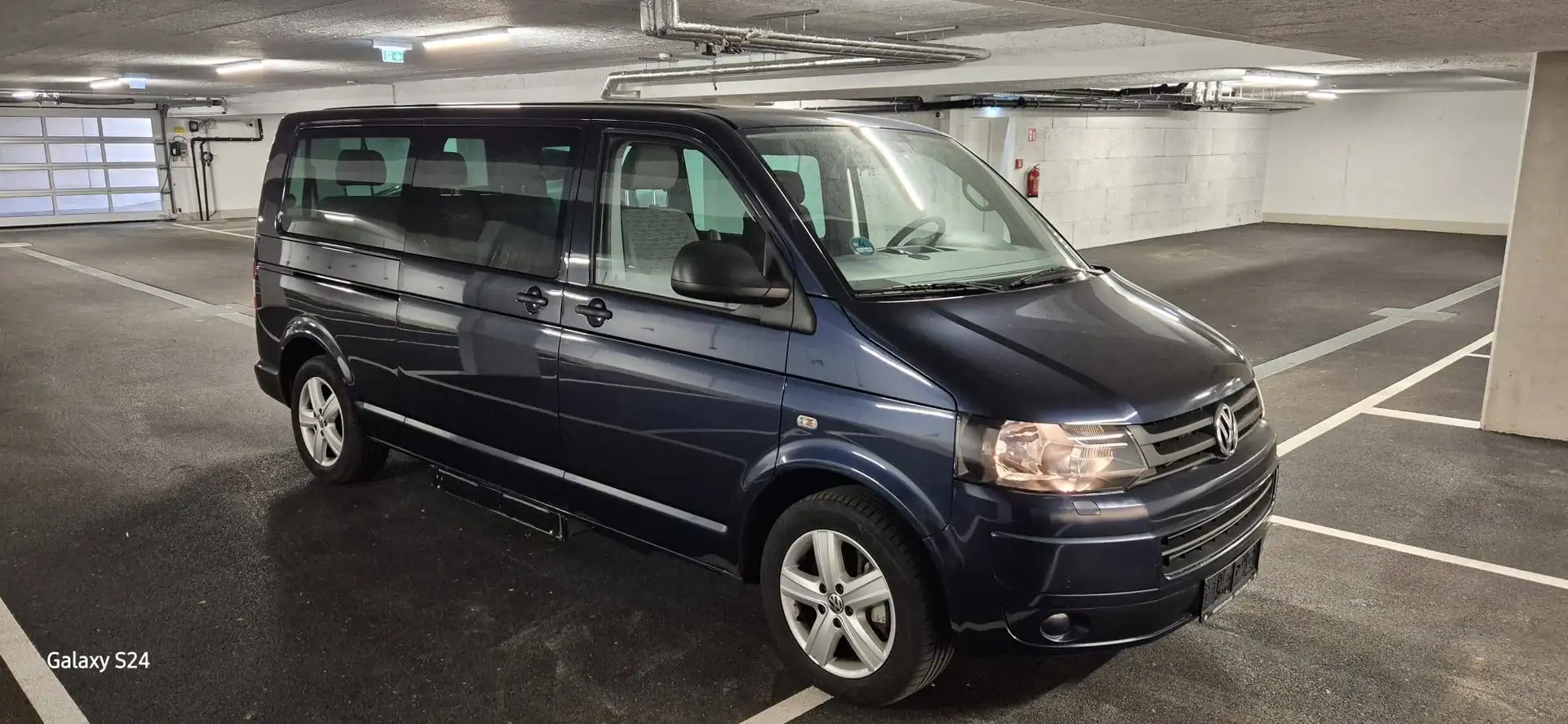 Volkswagen T5 Kombi HD-Kombi LR 2,0 TDI DSG D-PF Blau - 1