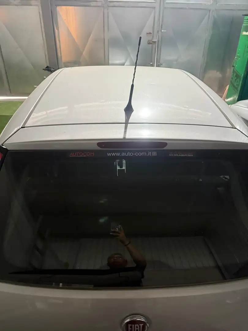 Fiat Punto Punto 5p 1.3 mjt II 16v Lounge 75cv my13 Grijs - 2