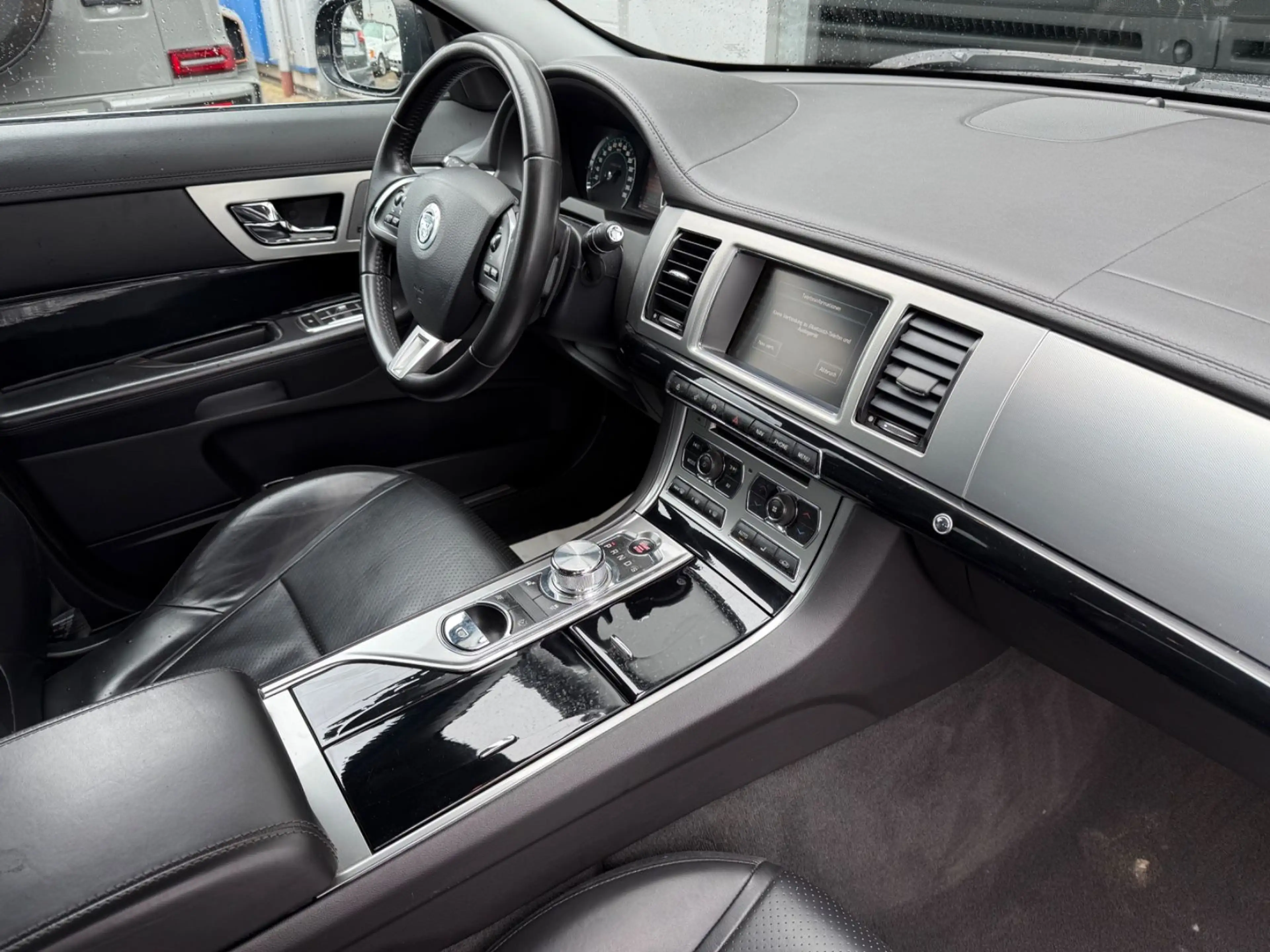 Jaguar XF S SPORTBRAKE SITZBELÜFTUNG/19"/MERIDIA — photo 12