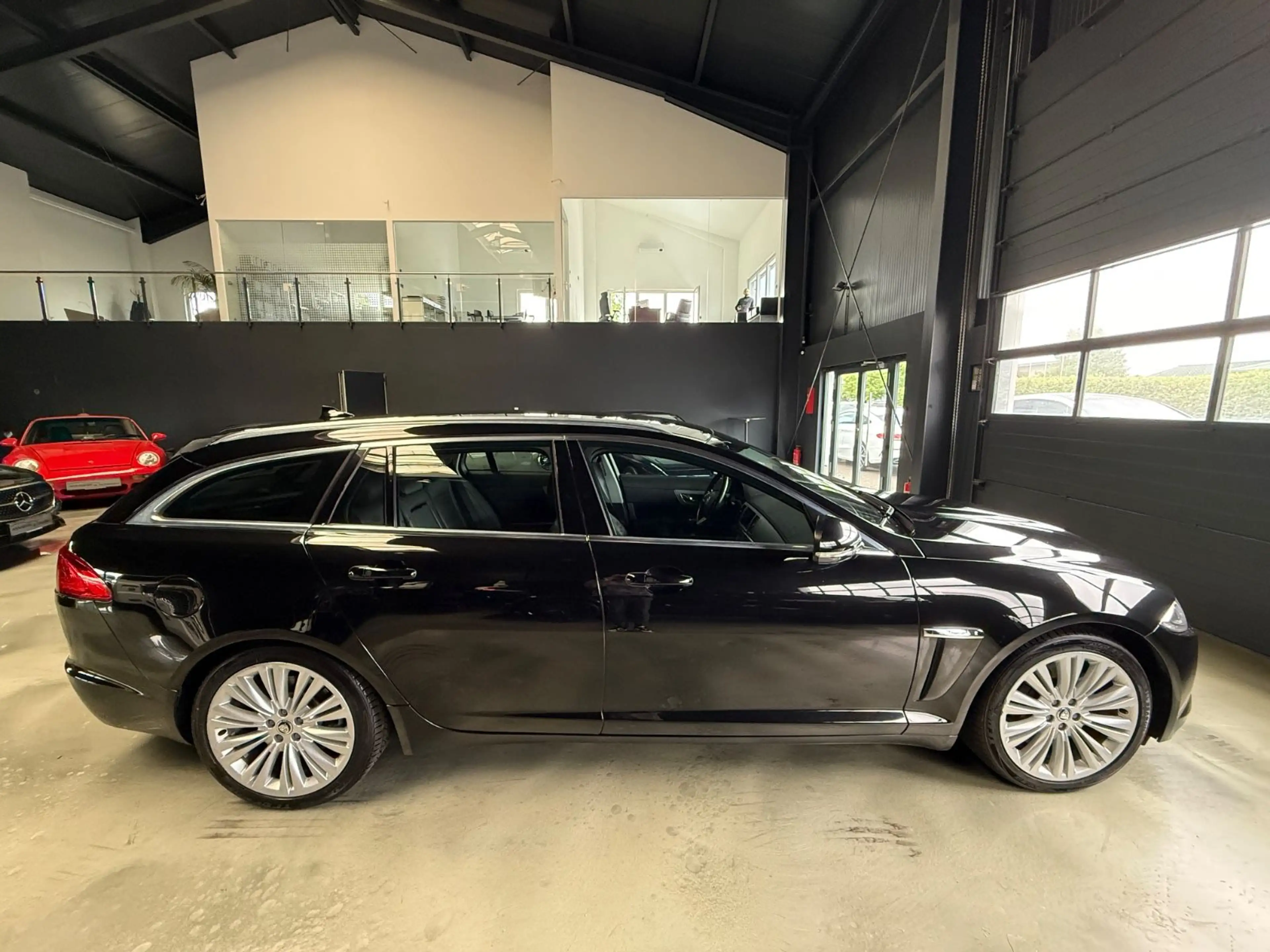Jaguar XF S SPORTBRAKE SITZBELÜFTUNG/19"/MERIDIA — photo 8