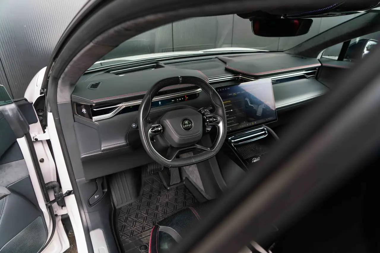 Lotus Eletre 2023