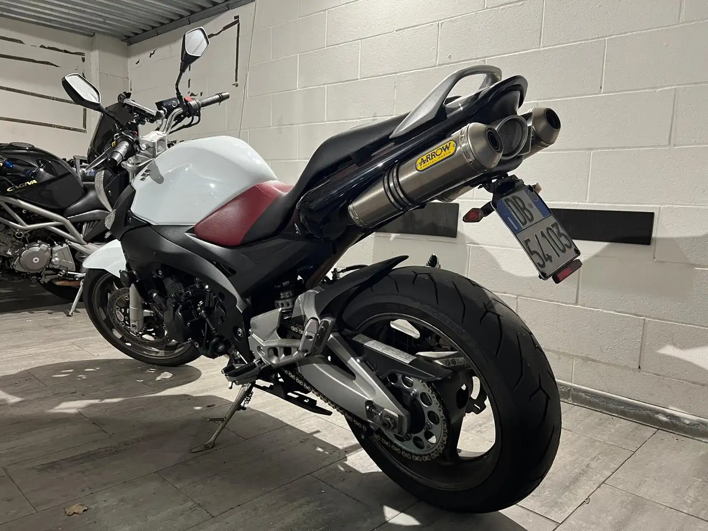 Suzuki GSR 600 Bianco - 2