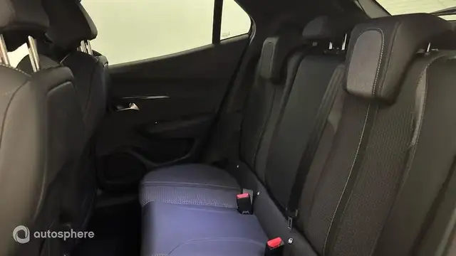 Peugeot 2008 view 13
