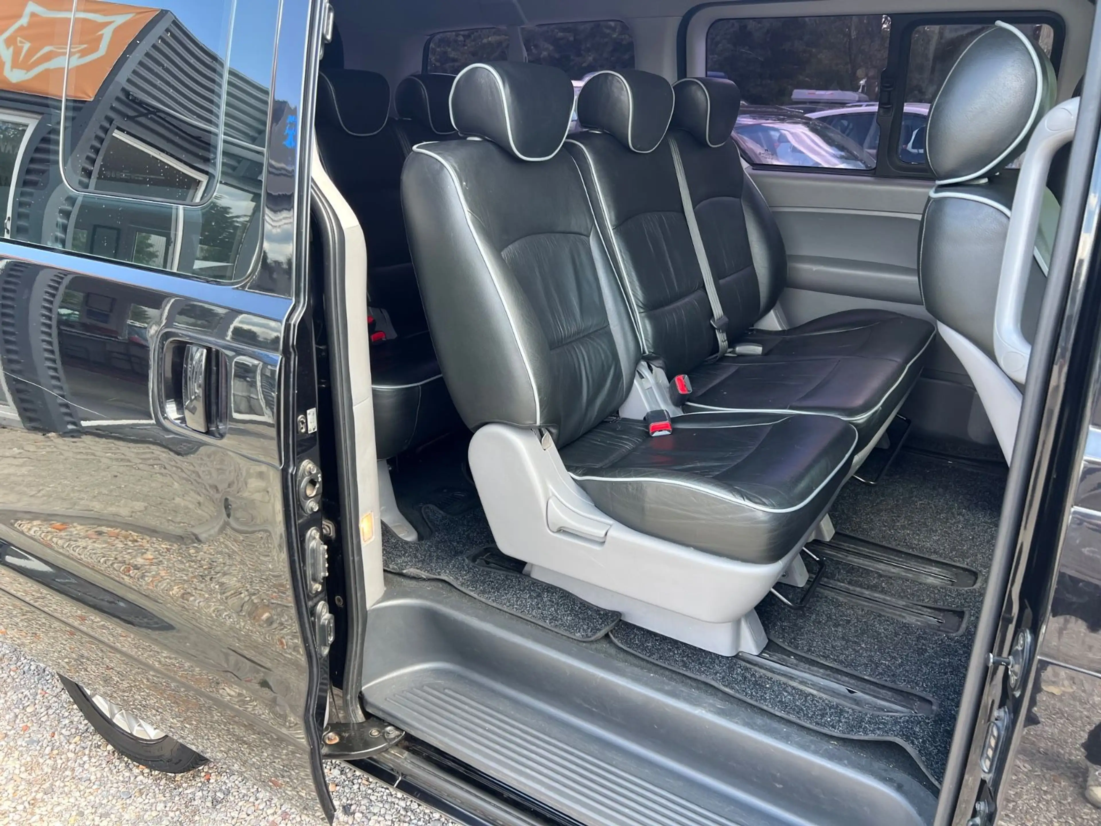Hyundai H-1 Travel Premium-8 Sitzer-Automatik- TÜV 08.27 — photo 16