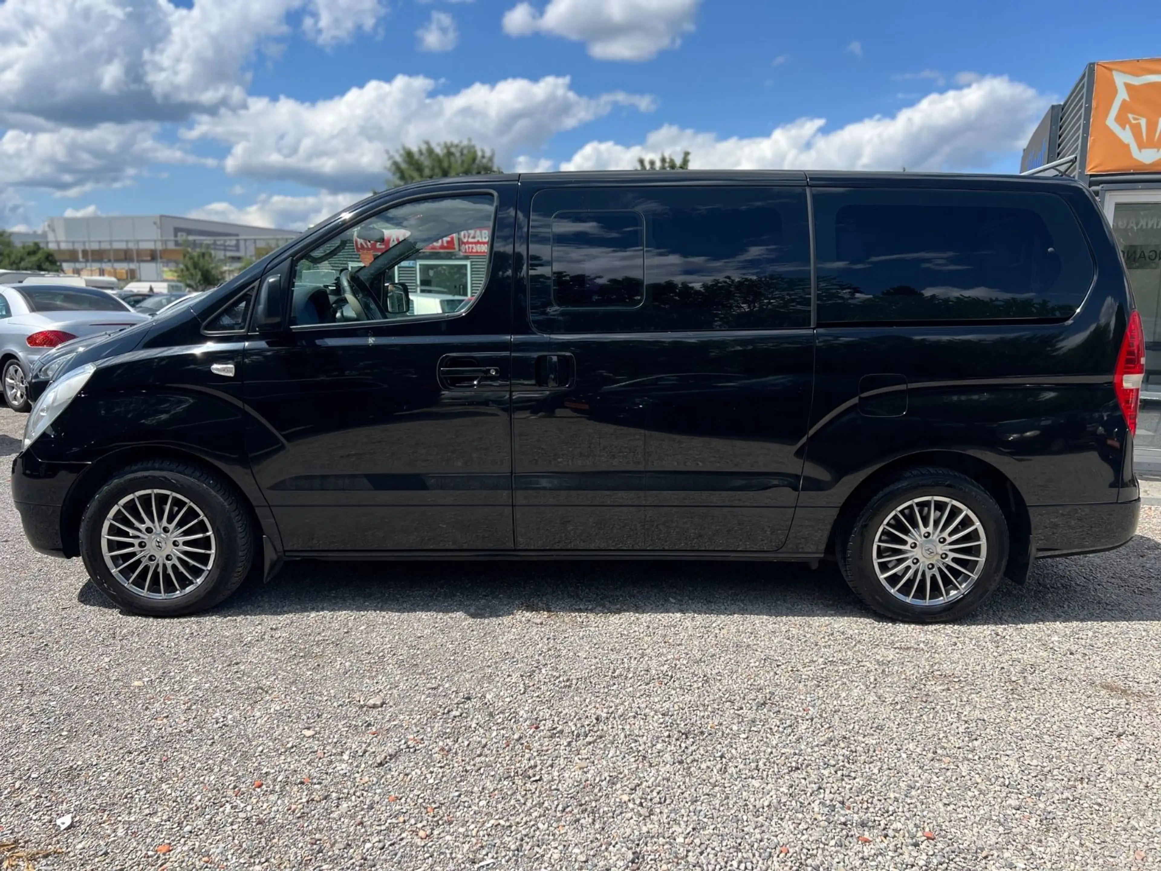 Hyundai H-1 Travel Premium-8 Sitzer-Automatik- TÜV 08.27 — photo 2