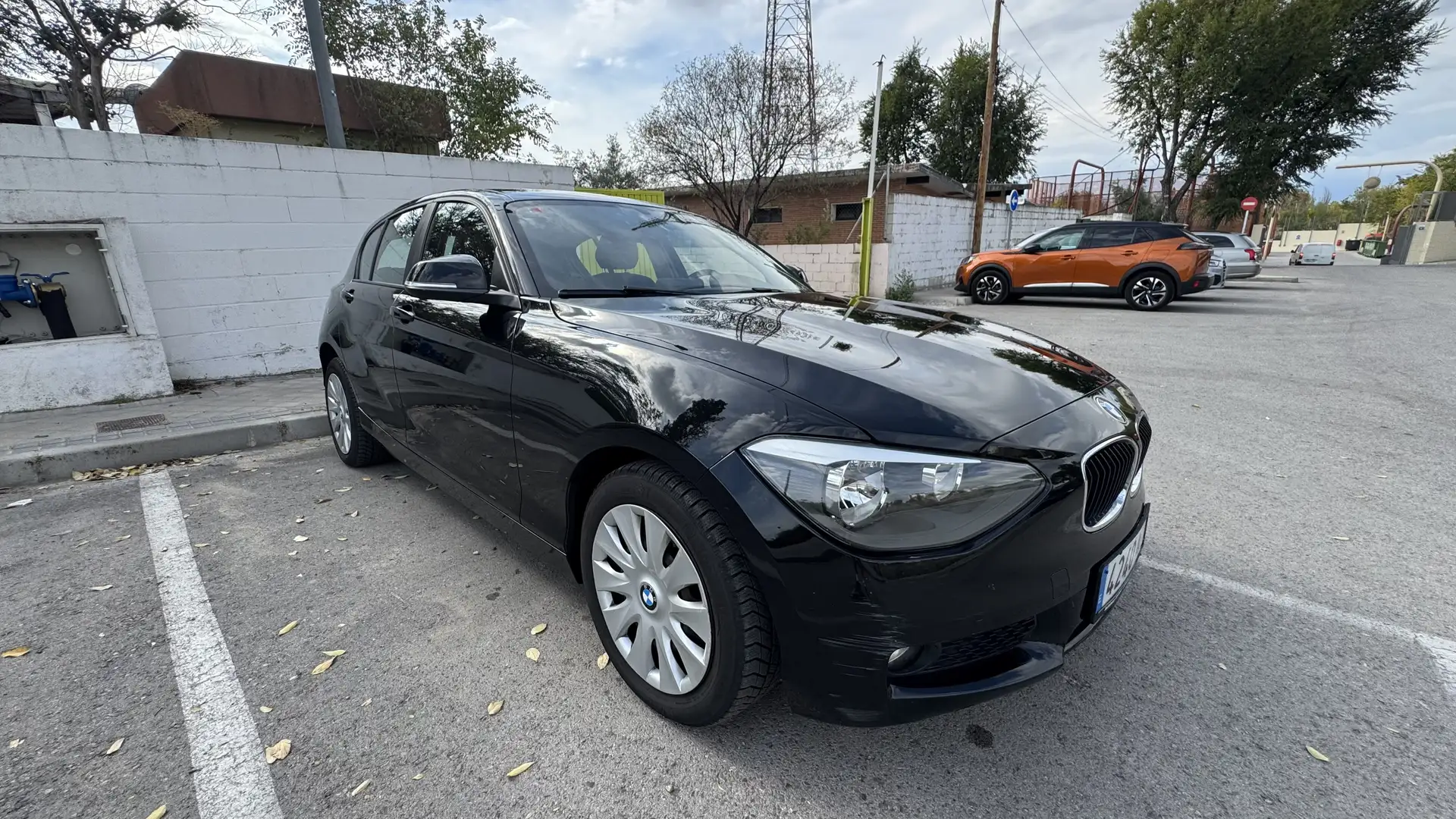 BMW 116 116i Essential Edition - 1