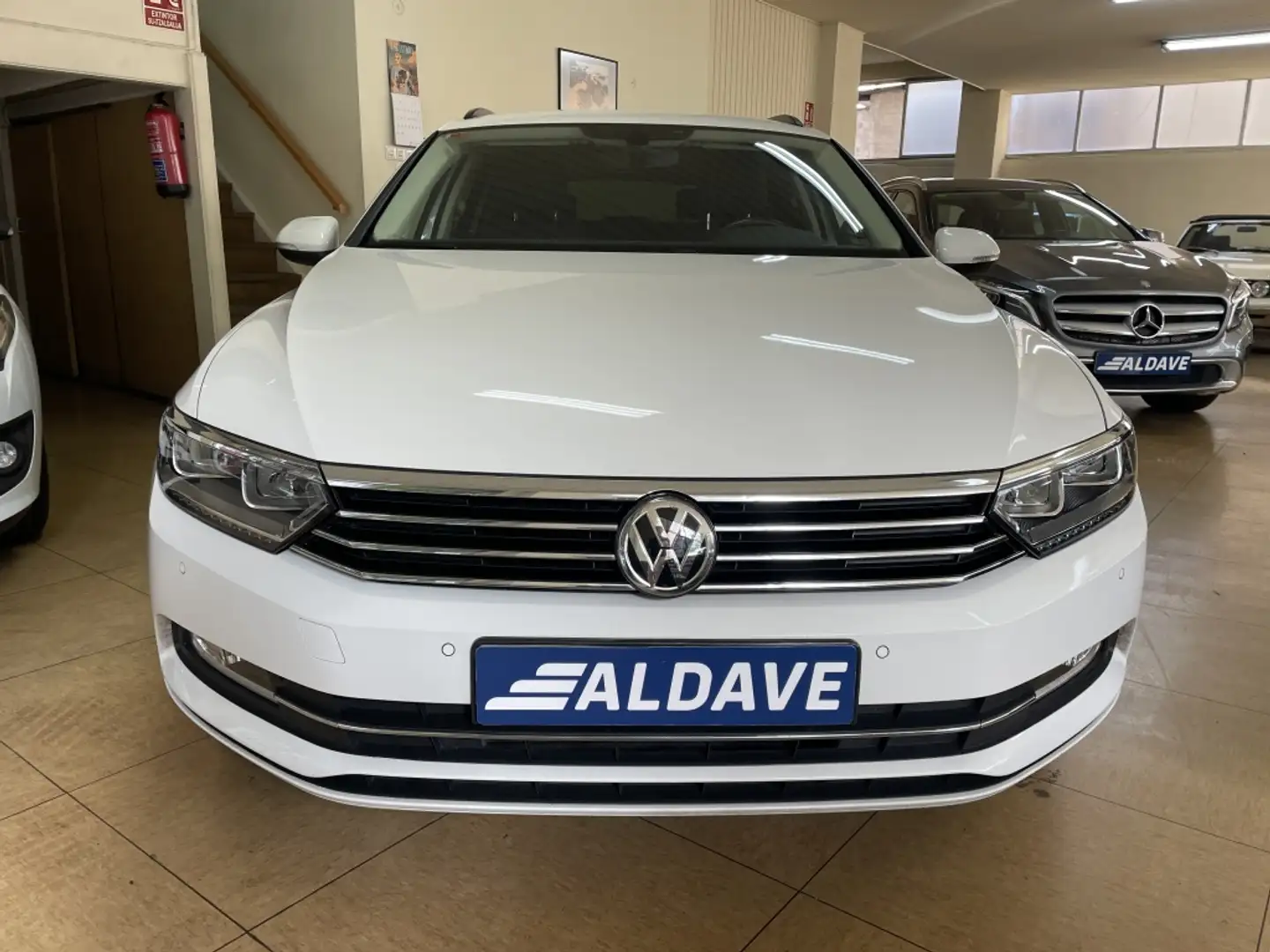 Volkswagen Passat 1.6TDI Advance 88kW Blanco - 2