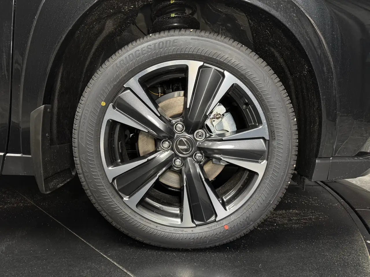 Lexus UX снимка Lexus UX